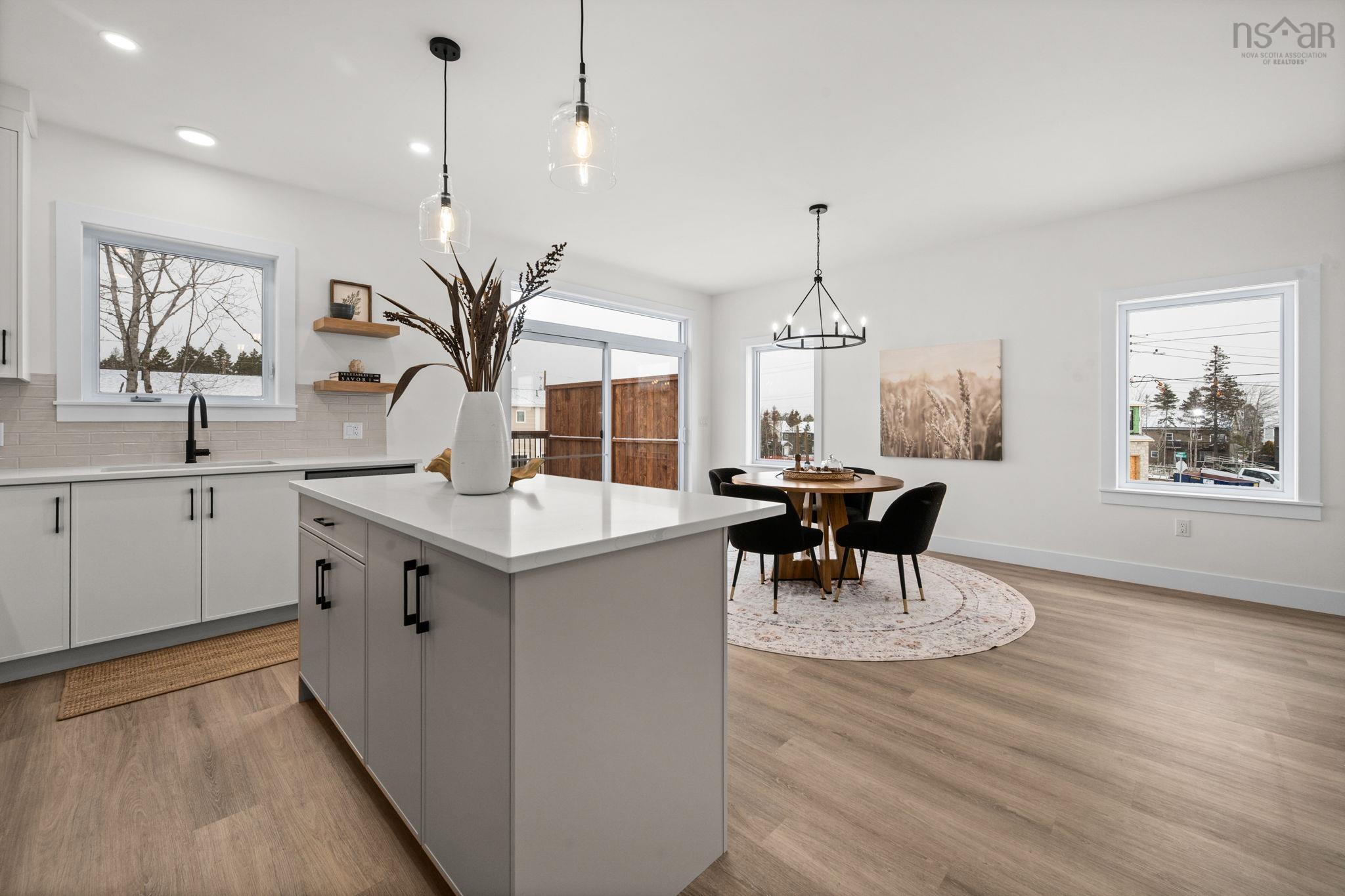 $729,000.00: E 140 Stephs Street, Bedford