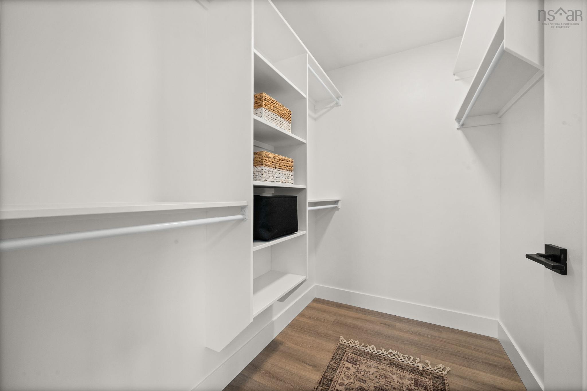 $729,000.00: E 140 Stephs Street, Bedford