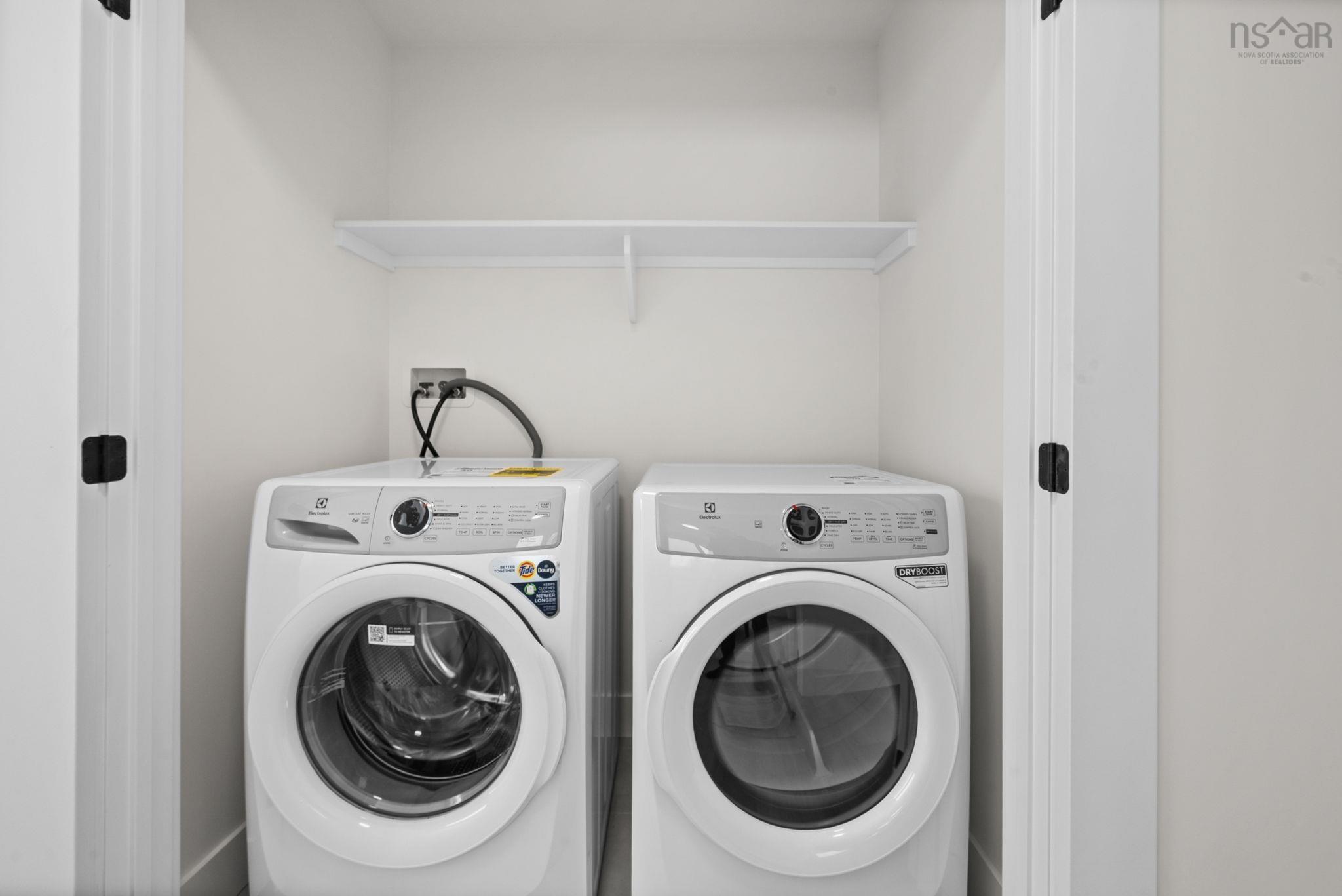 $729,000.00: E 140 Stephs Street, Bedford