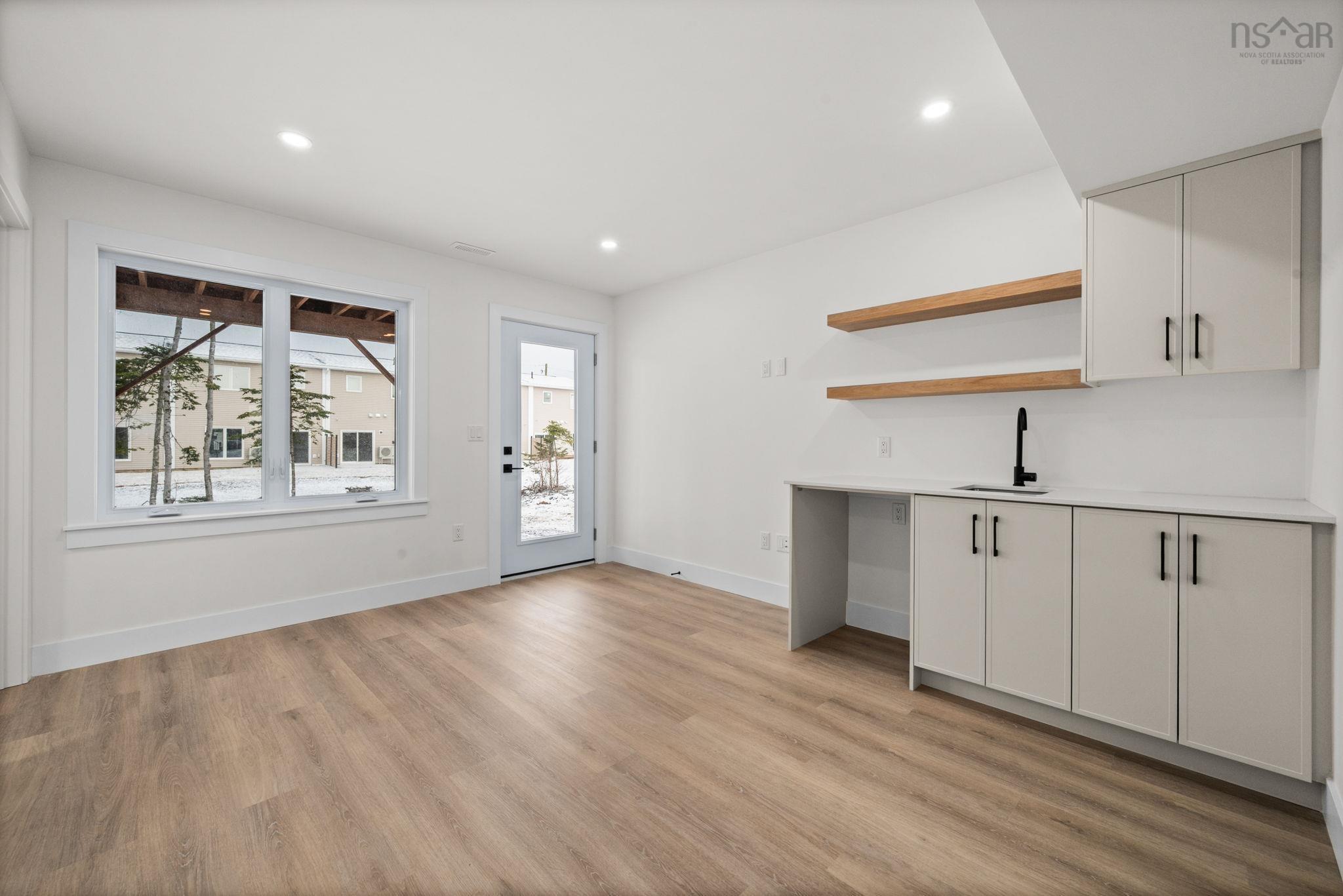 $729,000.00: E 140 Stephs Street, Bedford