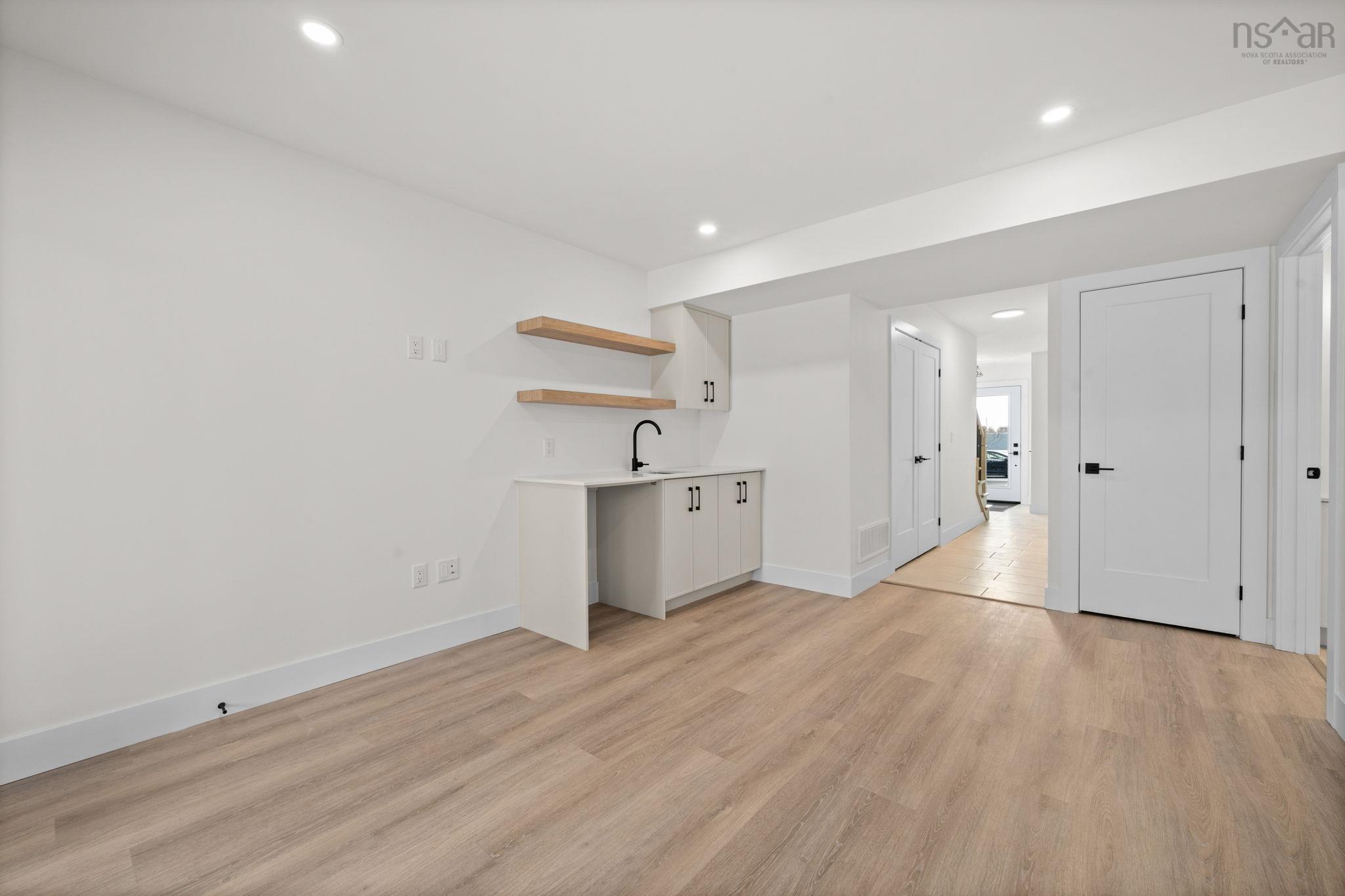 $729,000.00: E 140 Stephs Street, Bedford