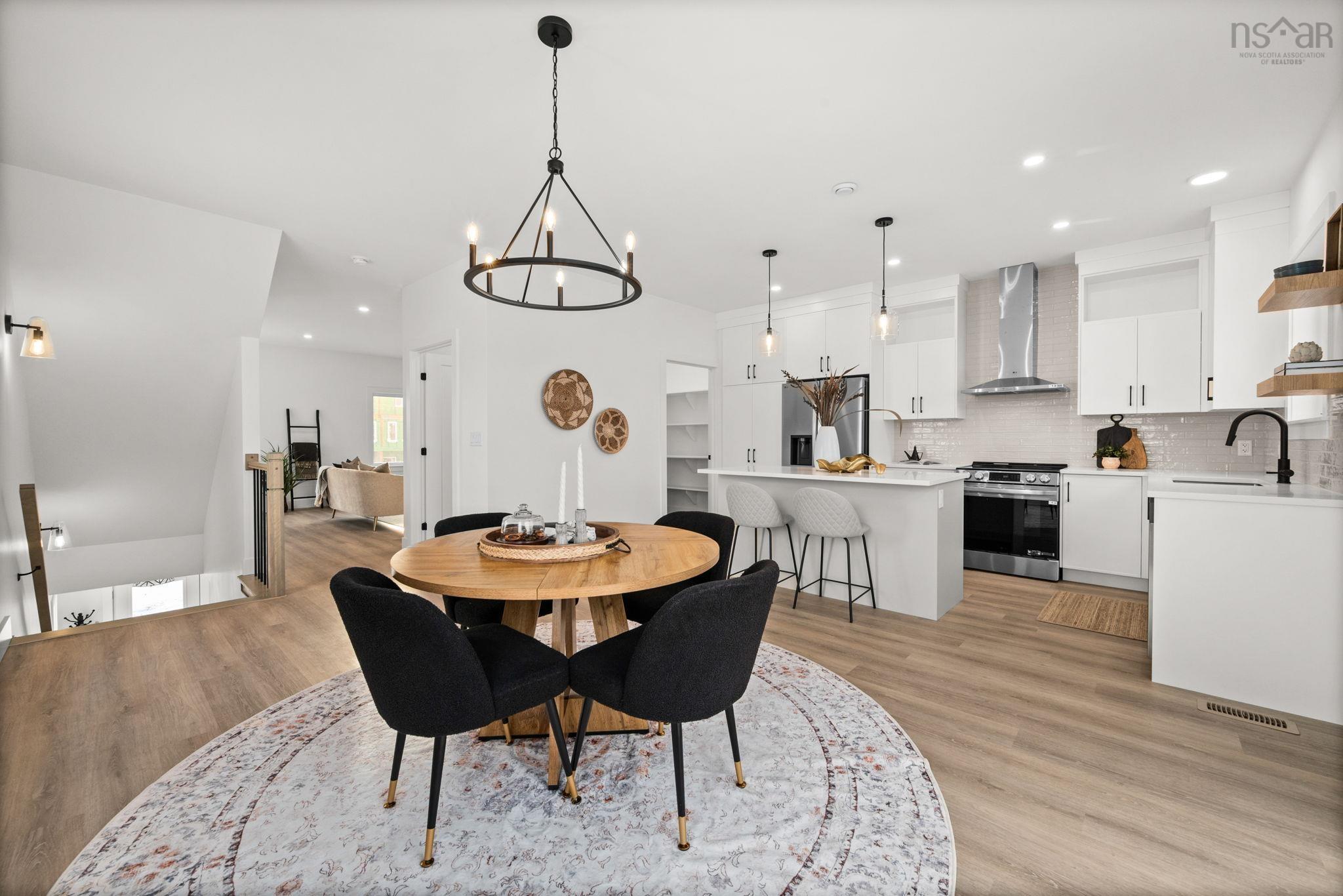 $729,000.00: E 140 Stephs Street, Bedford