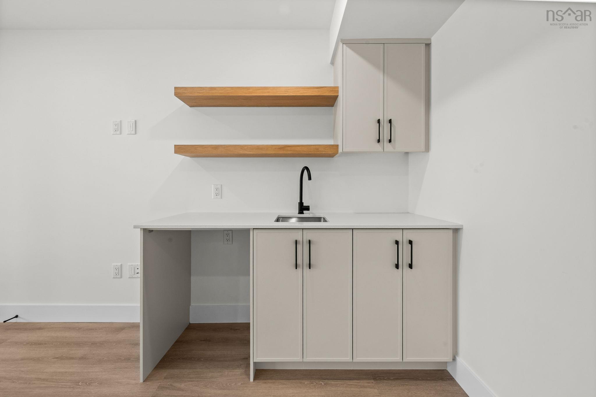 $729,000.00: E 140 Stephs Street, Bedford