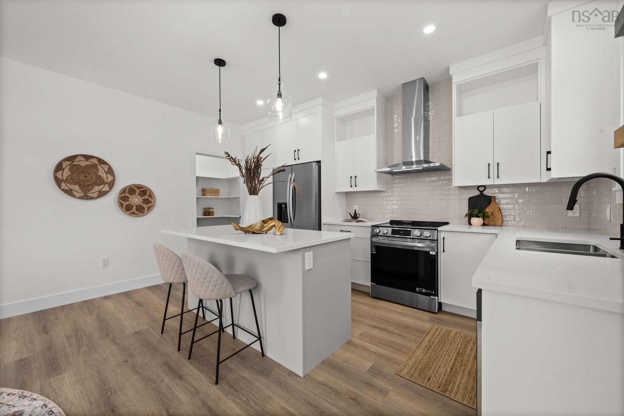 $729,000.00: E 140 Stephs Street, Bedford