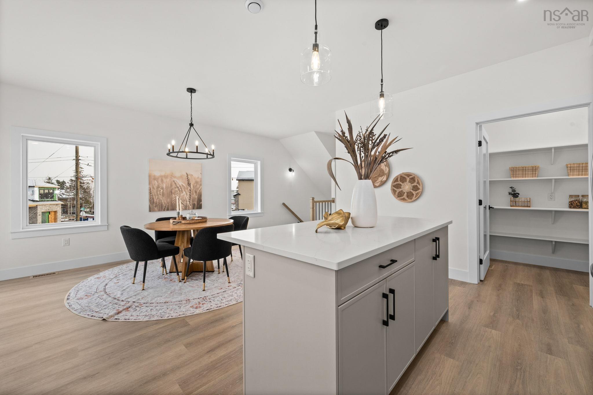 $729,000.00: E 140 Stephs Street, Bedford