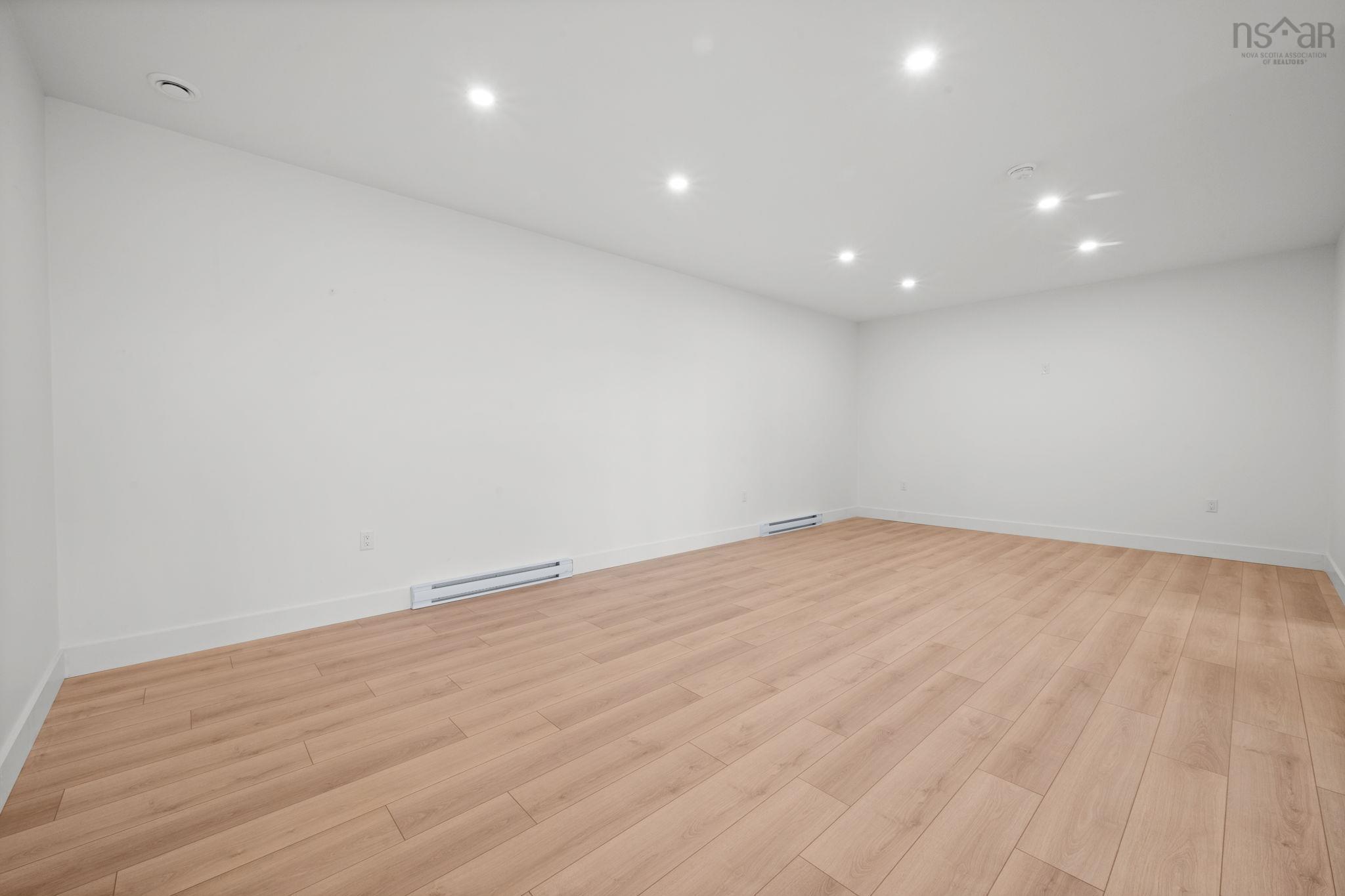 $649,999.00: 67 Birchview Drive, Lake Charlotte