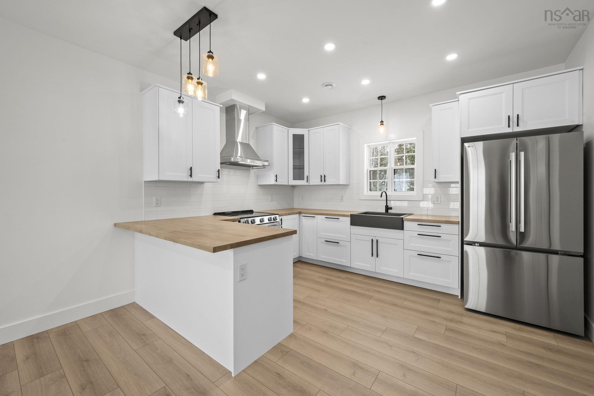 $649,999.00: 67 Birchview Drive, Lake Charlotte