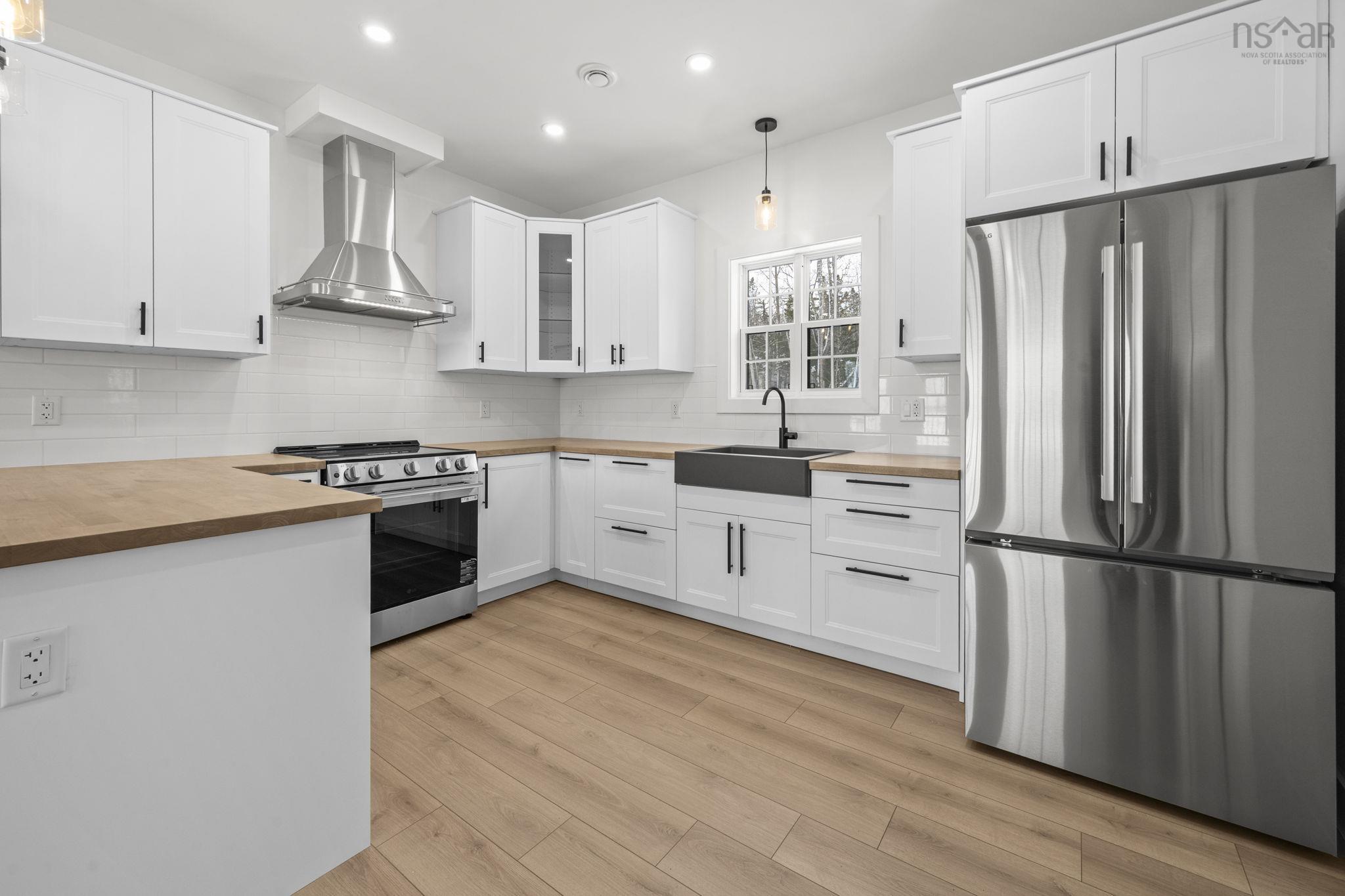 $649,999.00: 67 Birchview Drive, Lake Charlotte