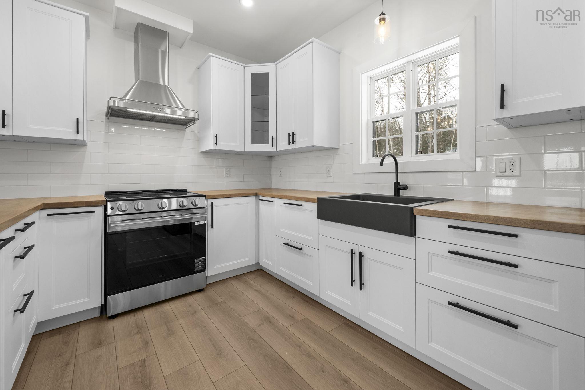 $649,999.00: 67 Birchview Drive, Lake Charlotte