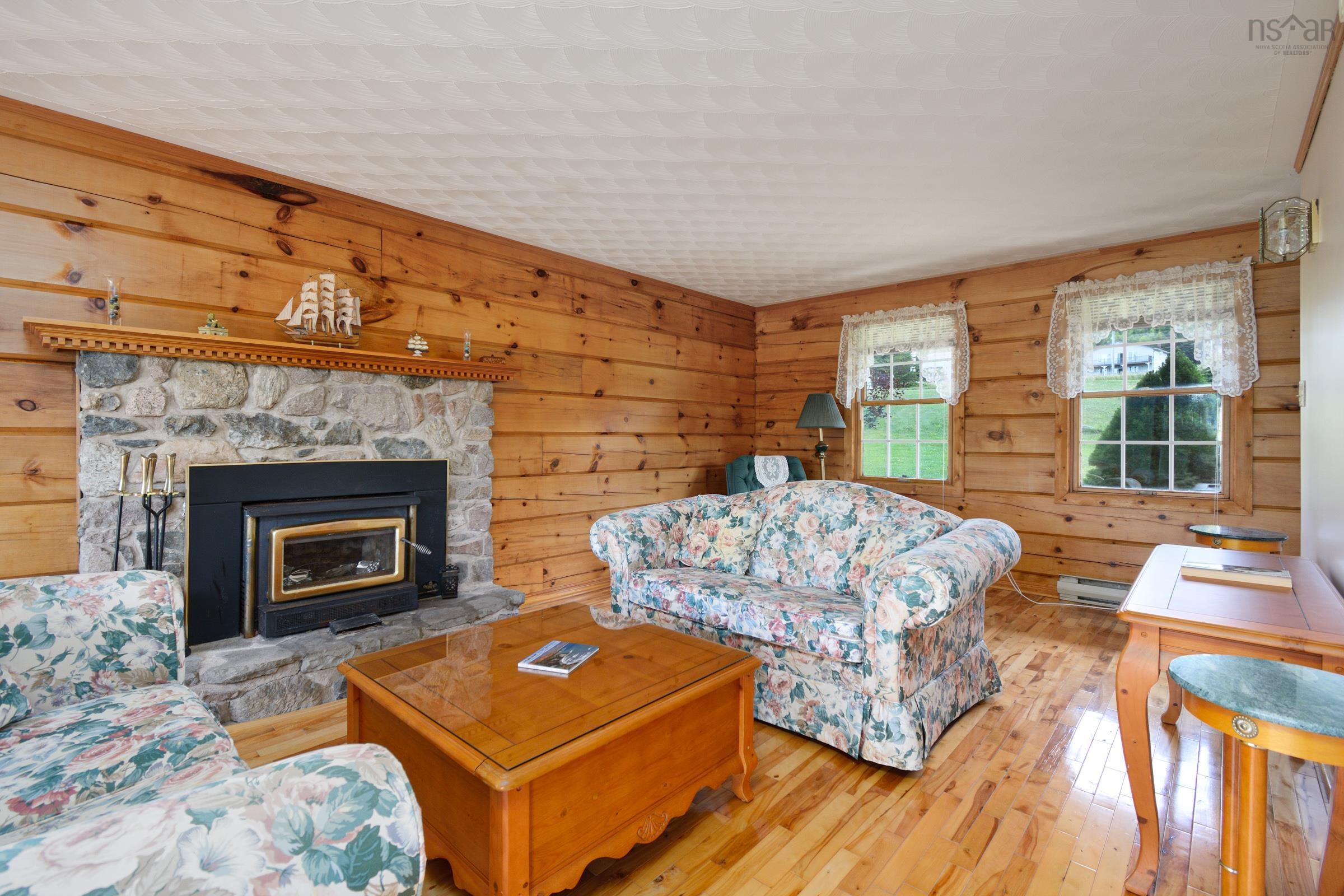 $499,900.00: 776 105 Highway, Boularderie East