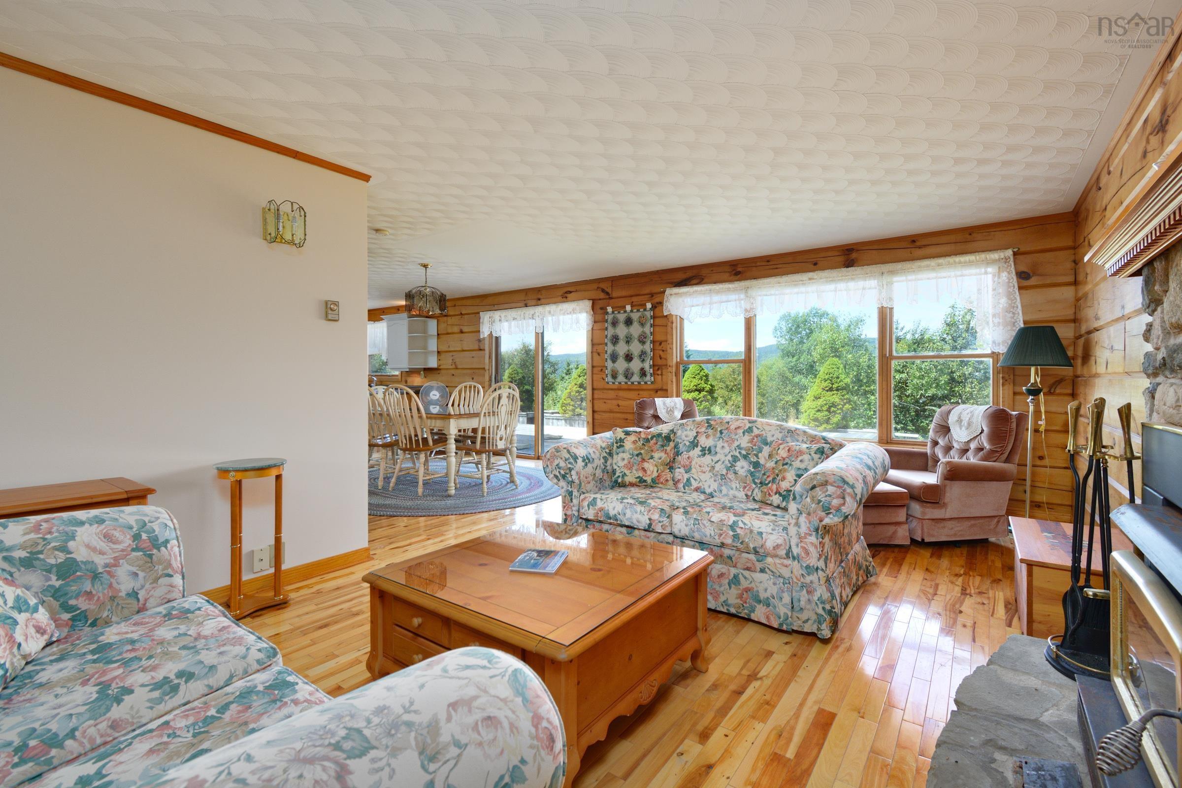 $499,900.00: 776 105 Highway, Boularderie East
