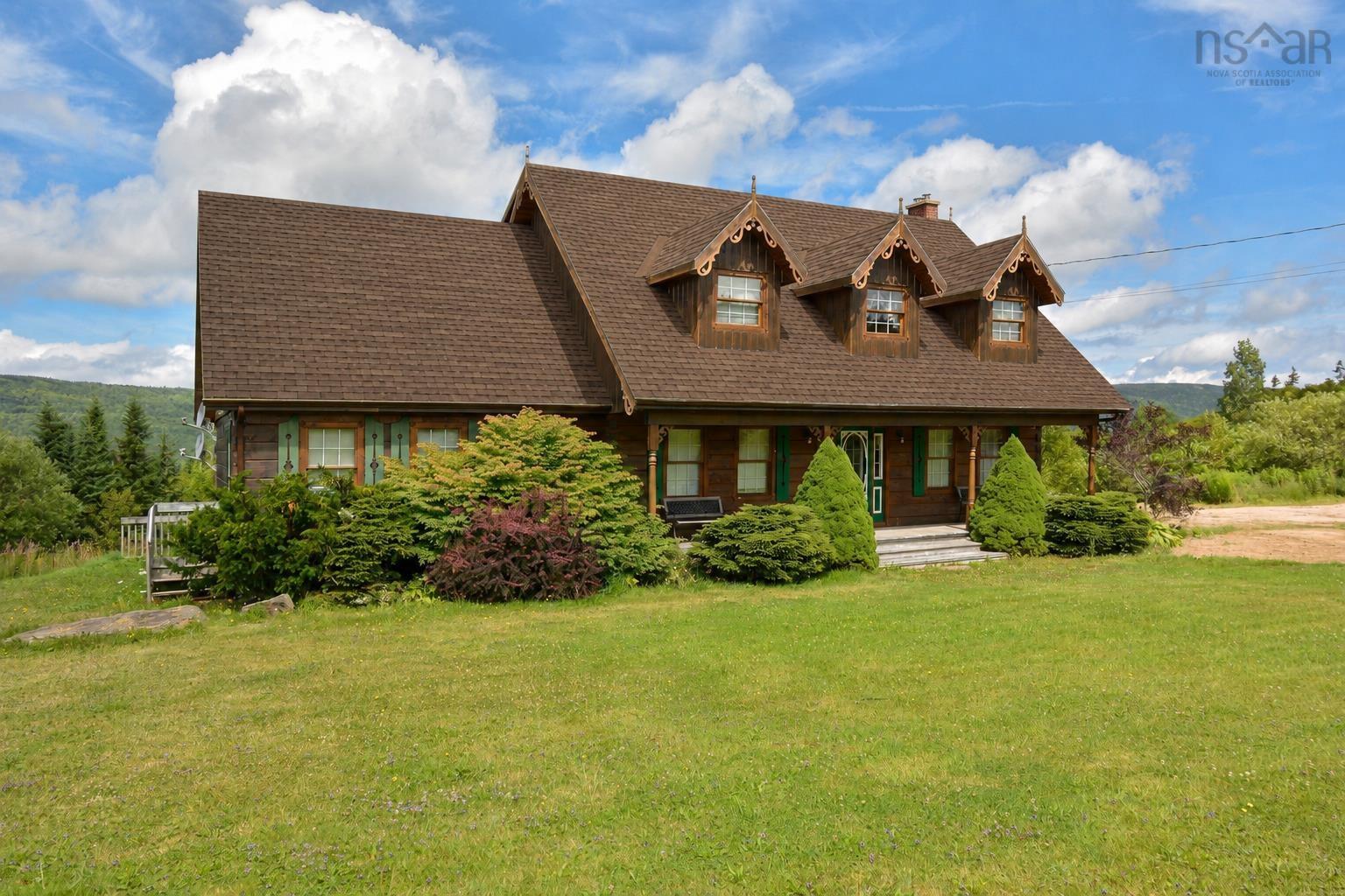$499,900.00: 776 105 Highway, Boularderie East