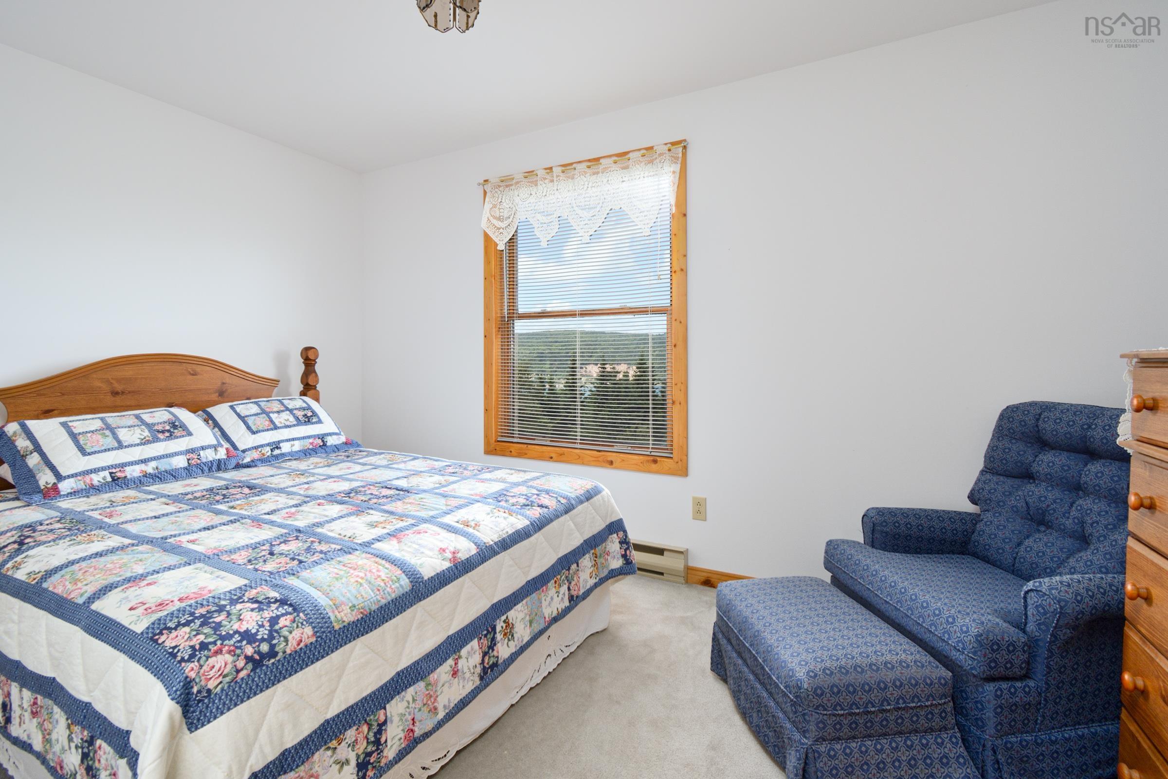 $499,900.00: 776 105 Highway, Boularderie East