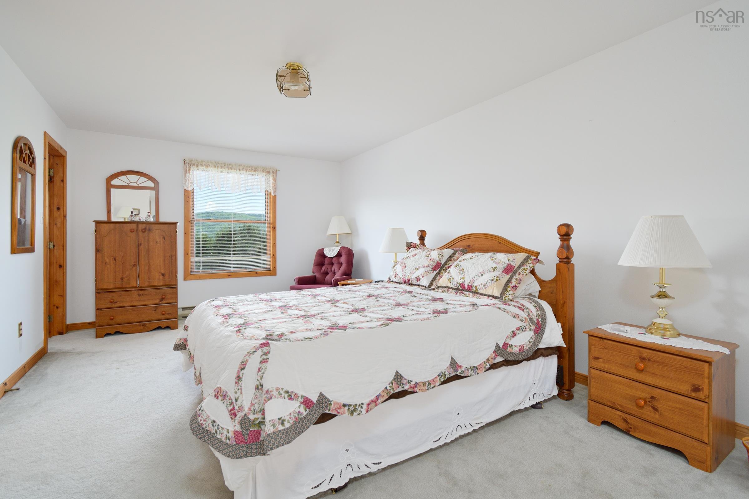 $499,900.00: 776 105 Highway, Boularderie East