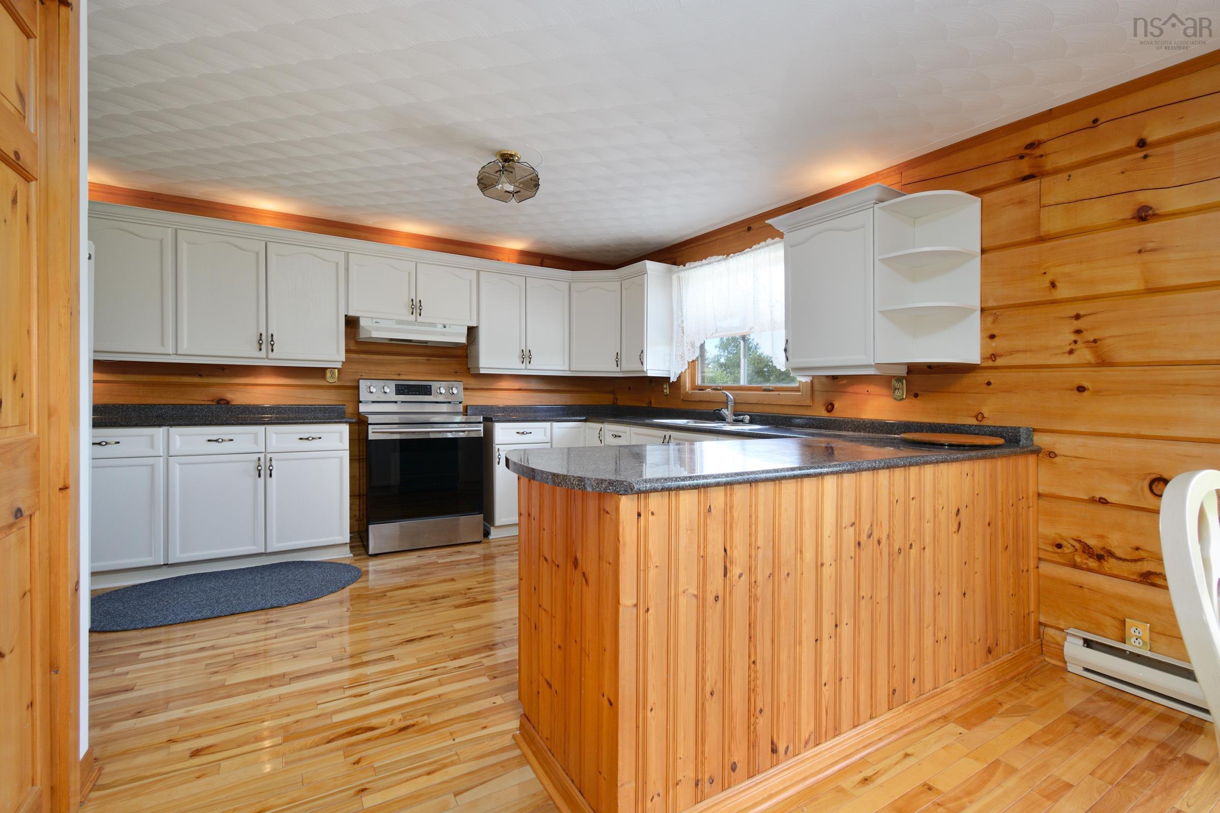 $499,900.00: 776 105 Highway, Boularderie East