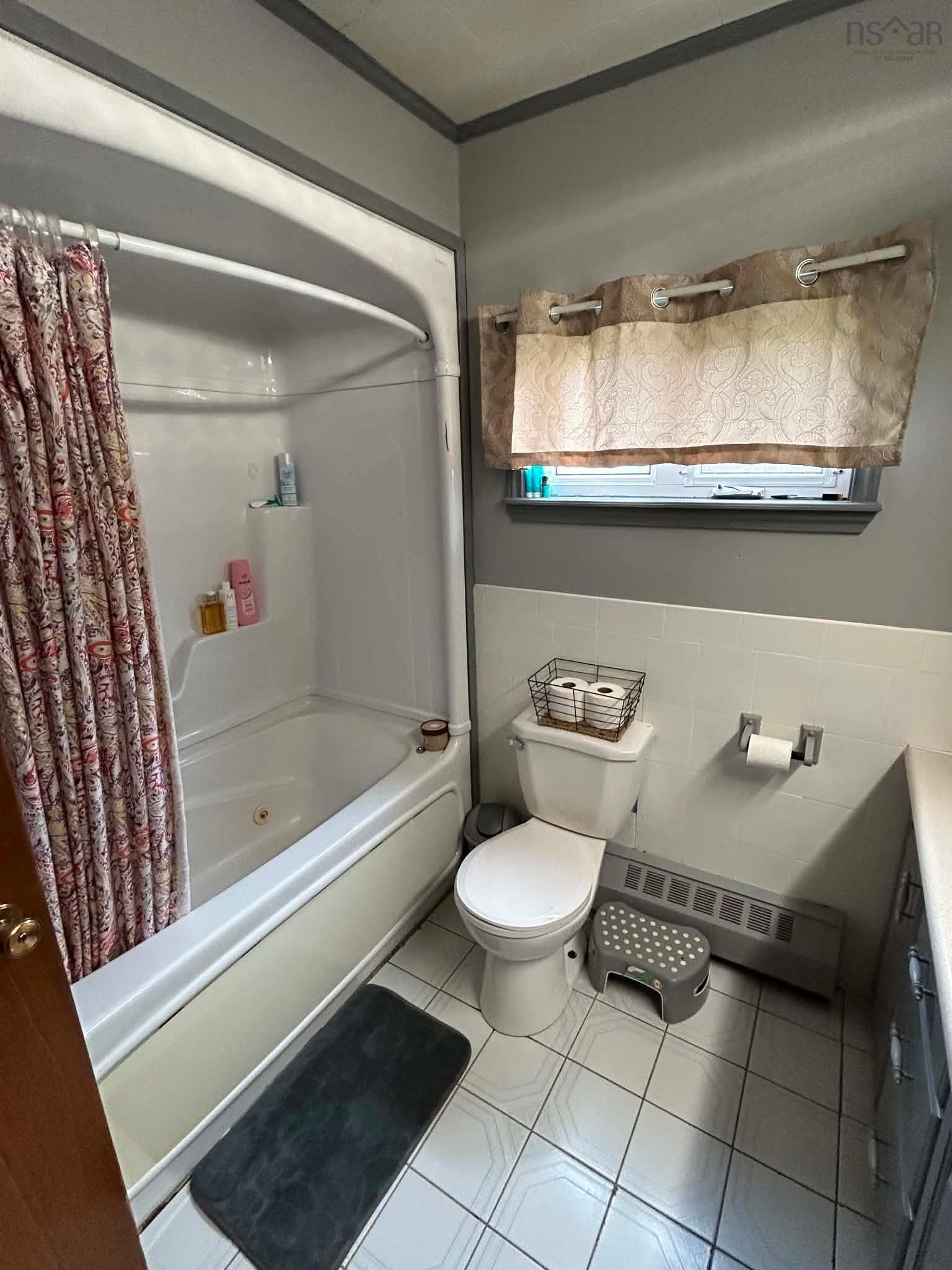 $249,900.00: 144 Chemin De L
