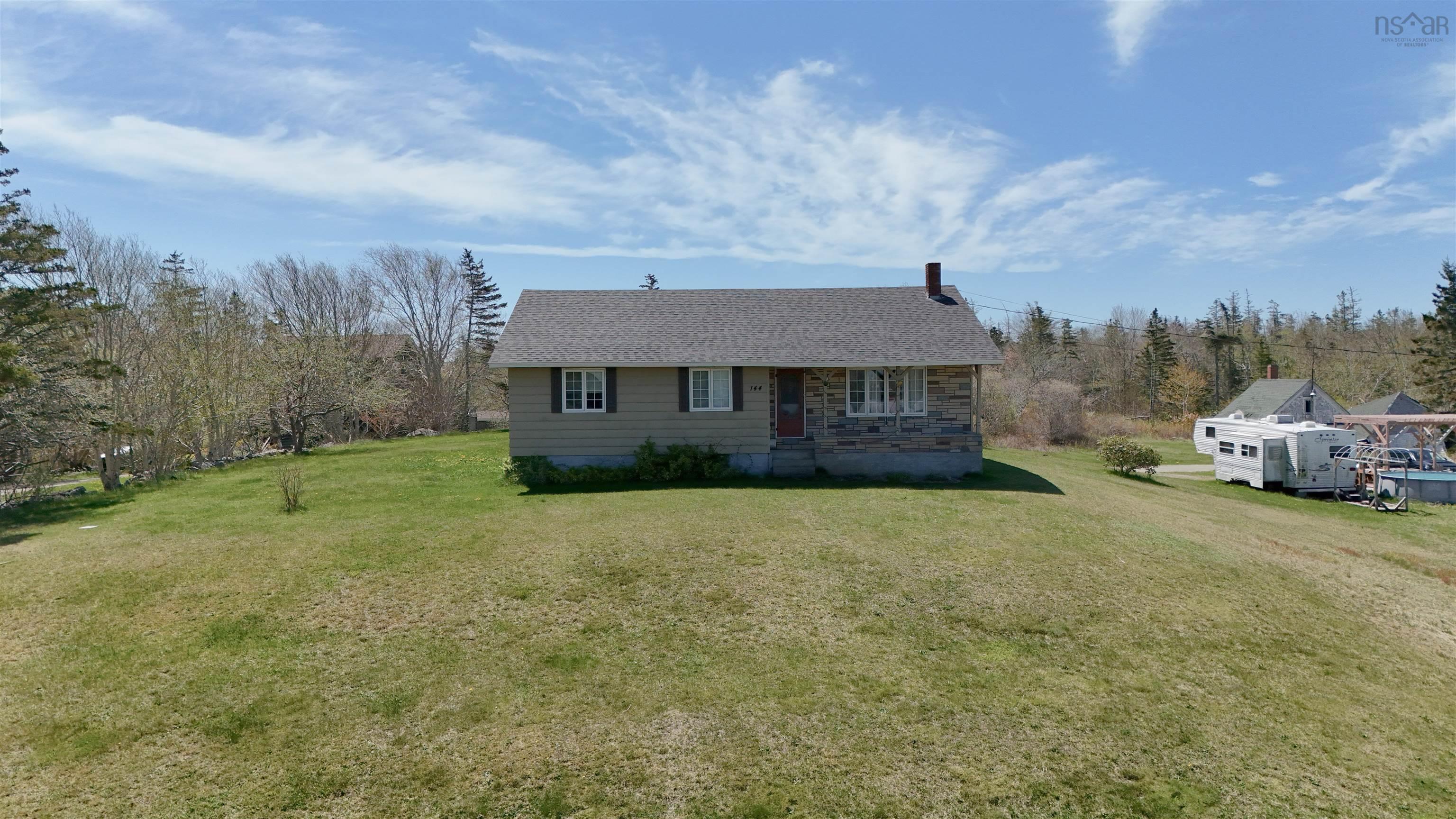 $249,900.00: 144 Chemin De L