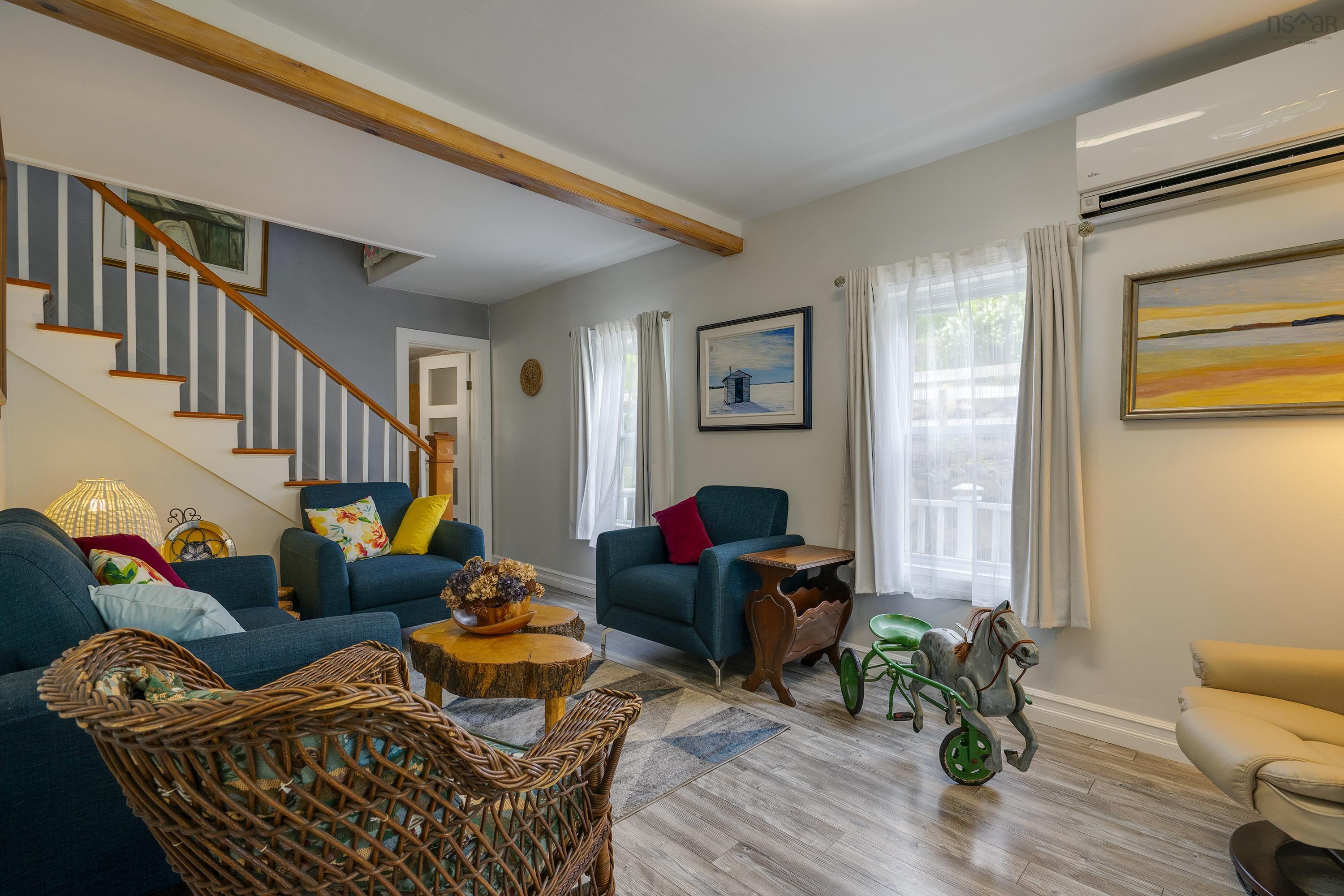 $679,900.00: 608 Granville Road, Victoria Beach