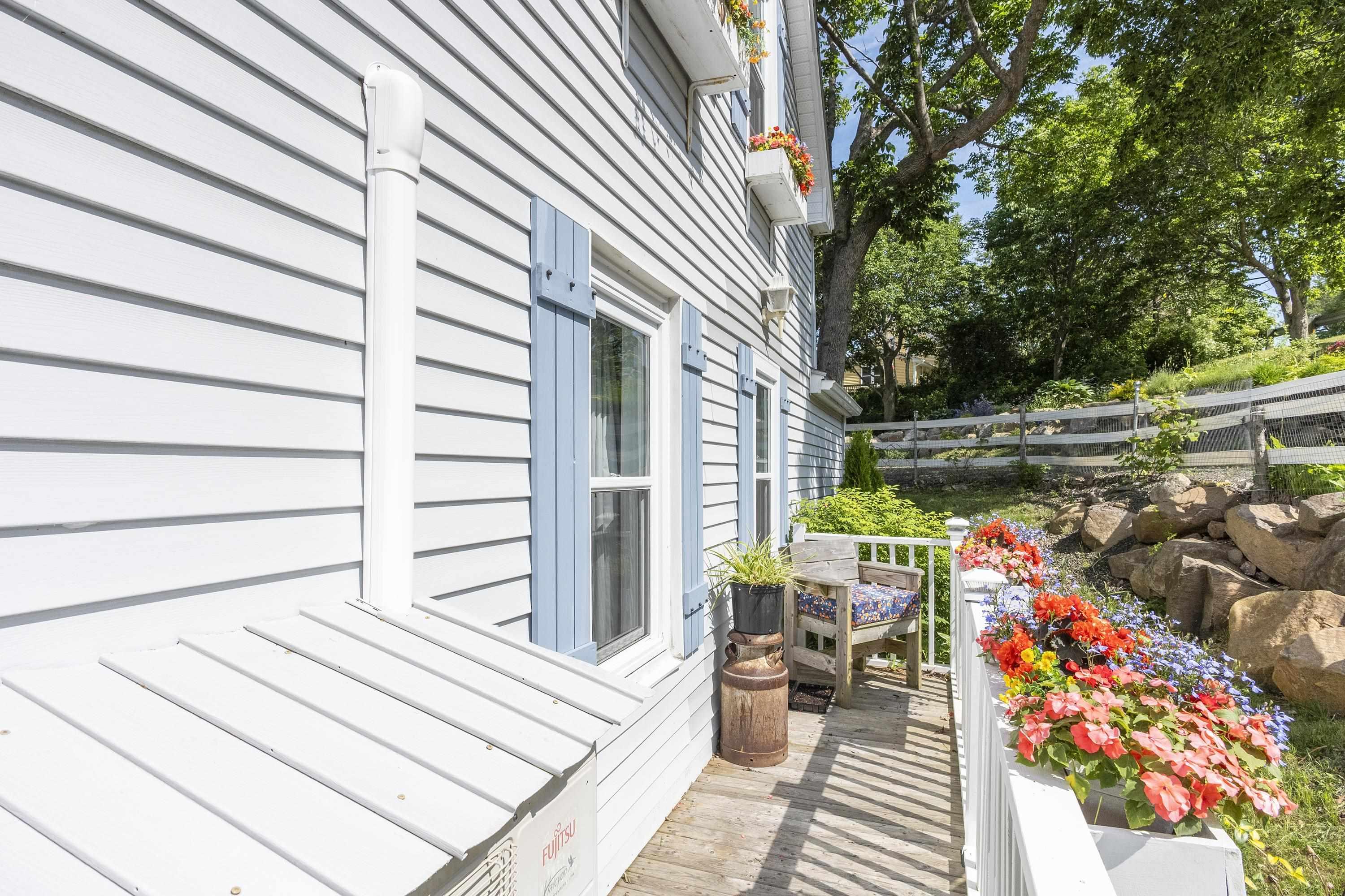 $679,900.00: 608 Granville Road, Victoria Beach