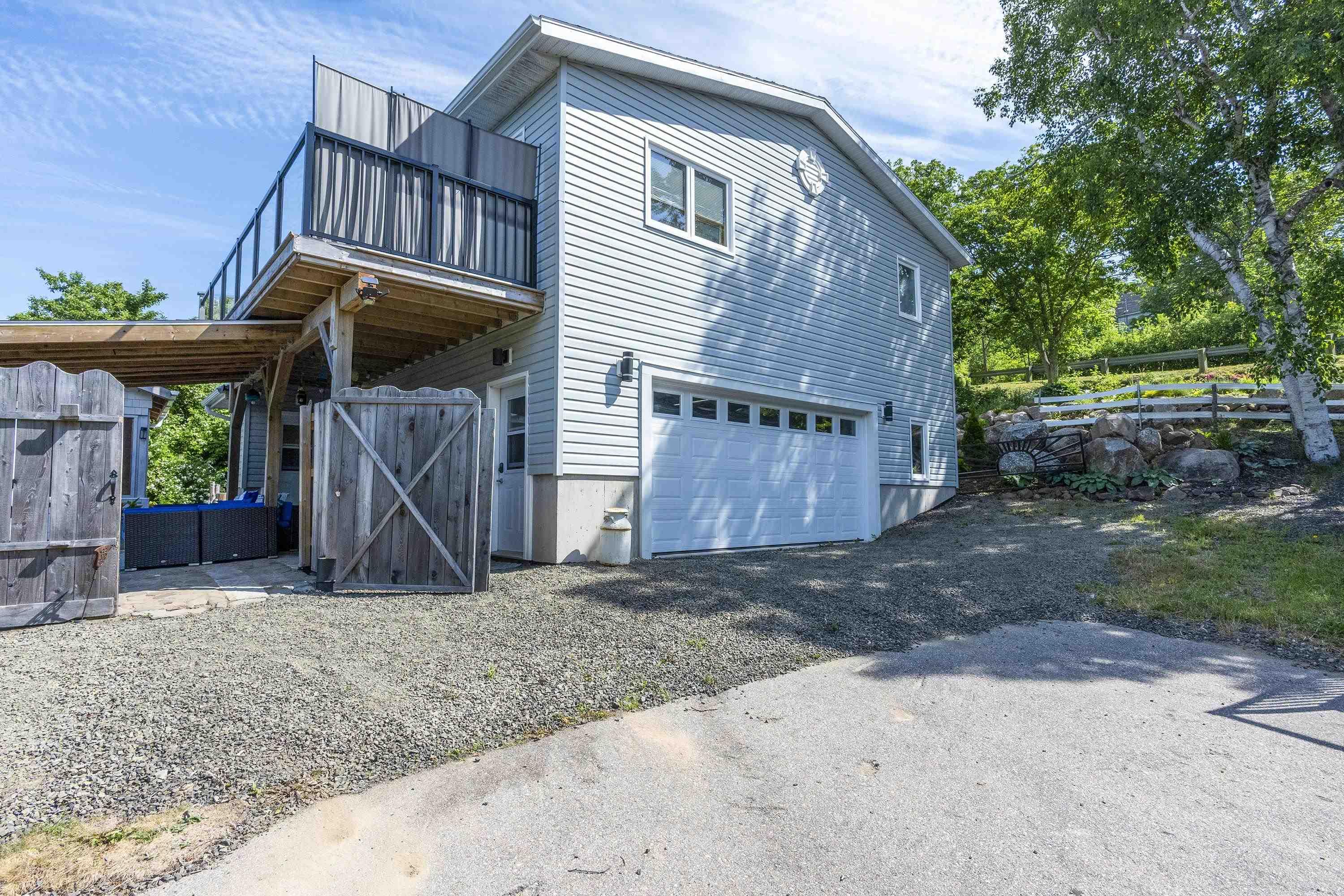 $679,900.00: 608 Granville Road, Victoria Beach