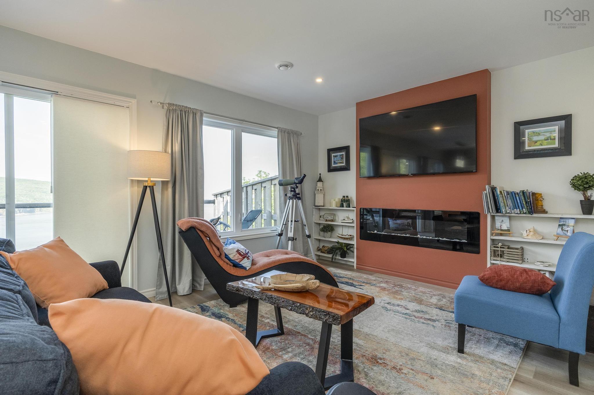 $679,900.00: 608 Granville Road, Victoria Beach