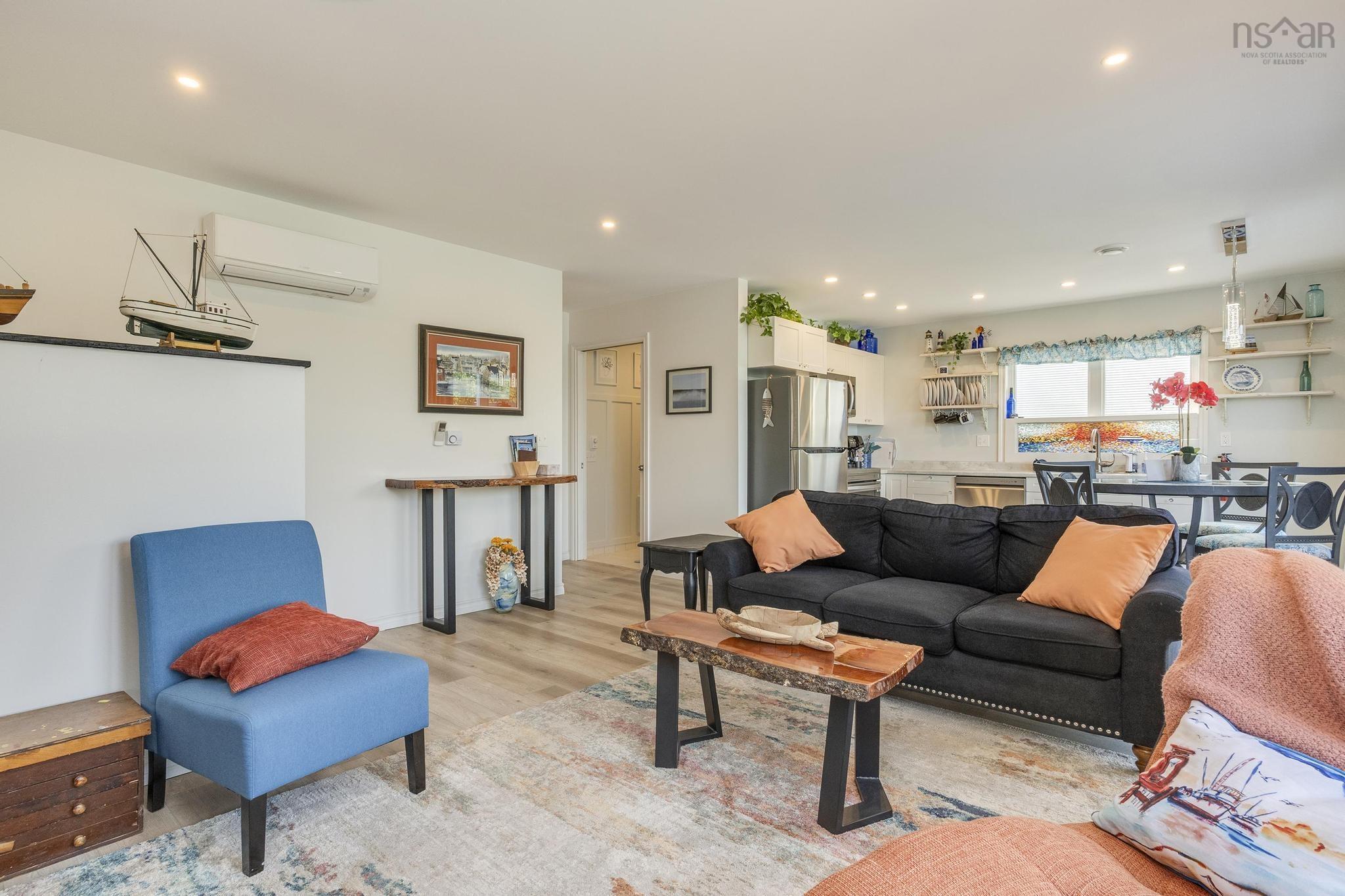 $679,900.00: 608 Granville Road, Victoria Beach