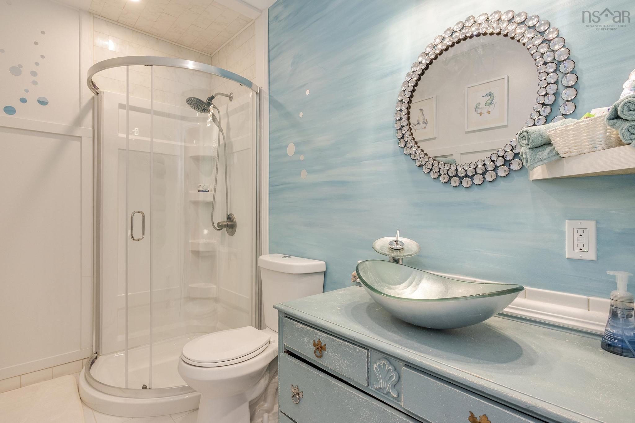 $679,900.00: 608 Granville Road, Victoria Beach