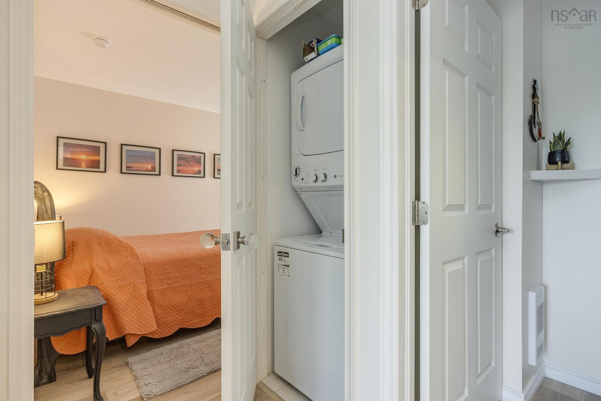 $679,900.00: 608 Granville Road, Victoria Beach