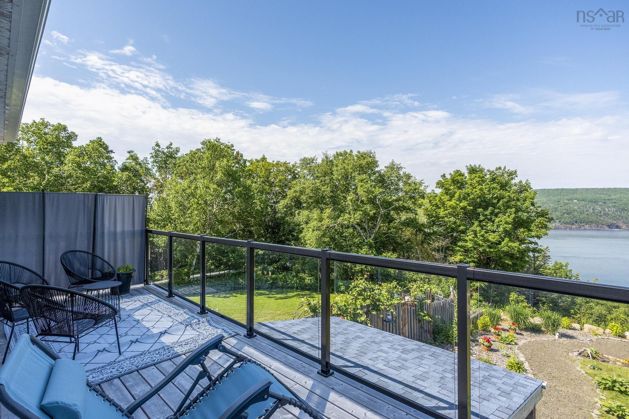 $679,900.00: 608 Granville Road, Victoria Beach