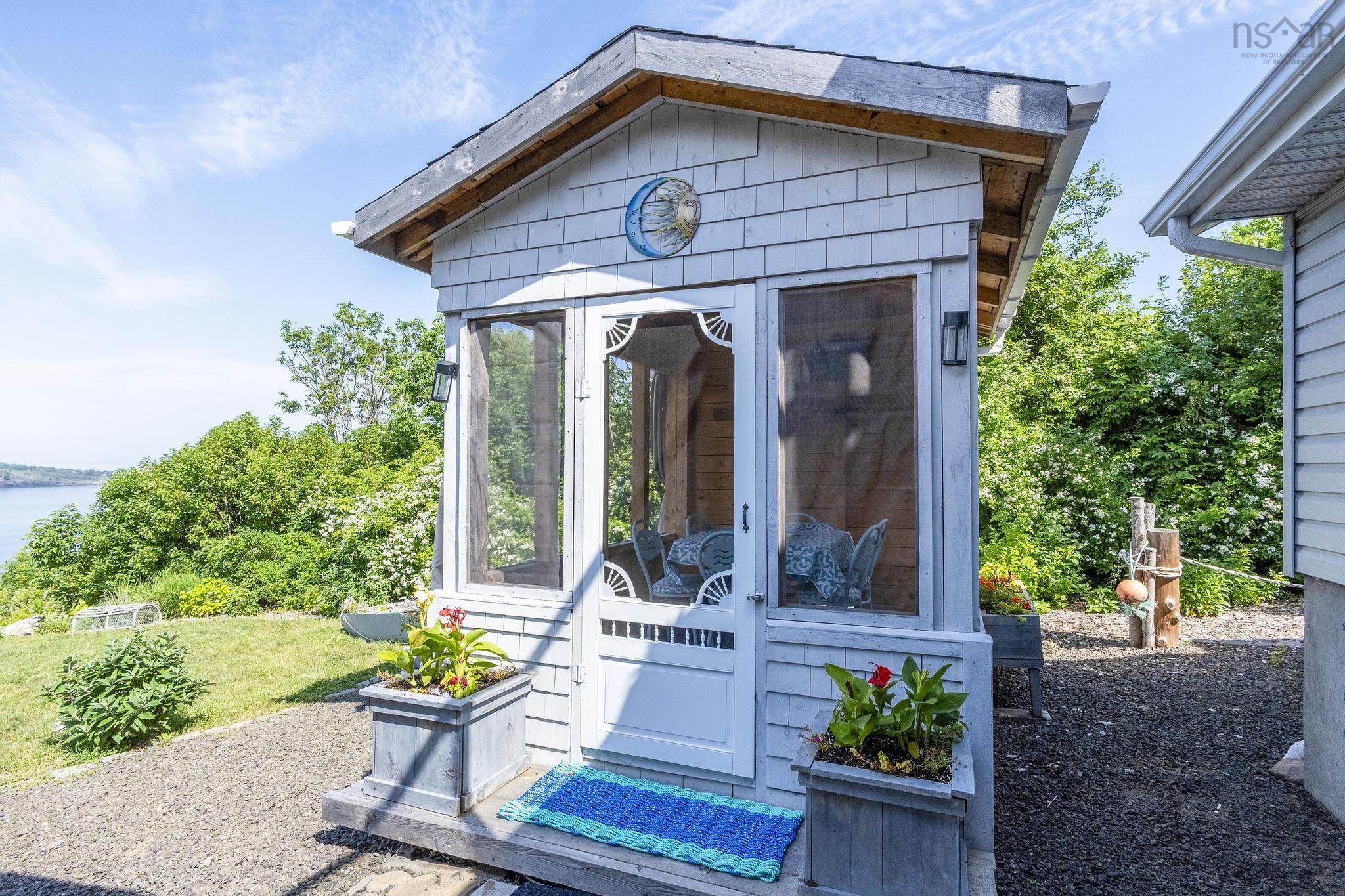 $679,900.00: 608 Granville Road, Victoria Beach