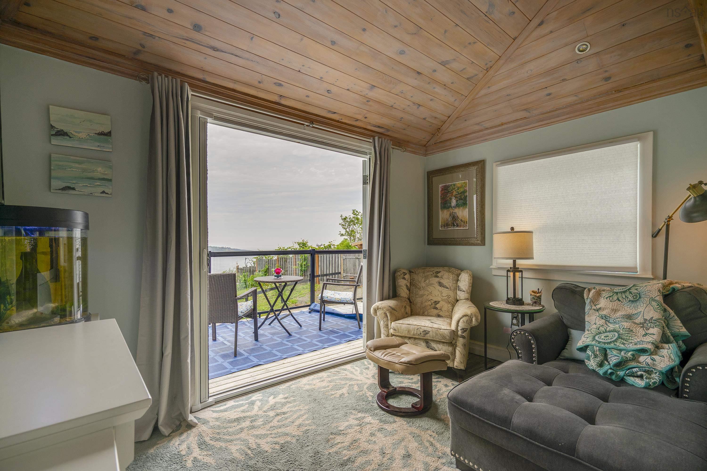 $679,900.00: 608 Granville Road, Victoria Beach