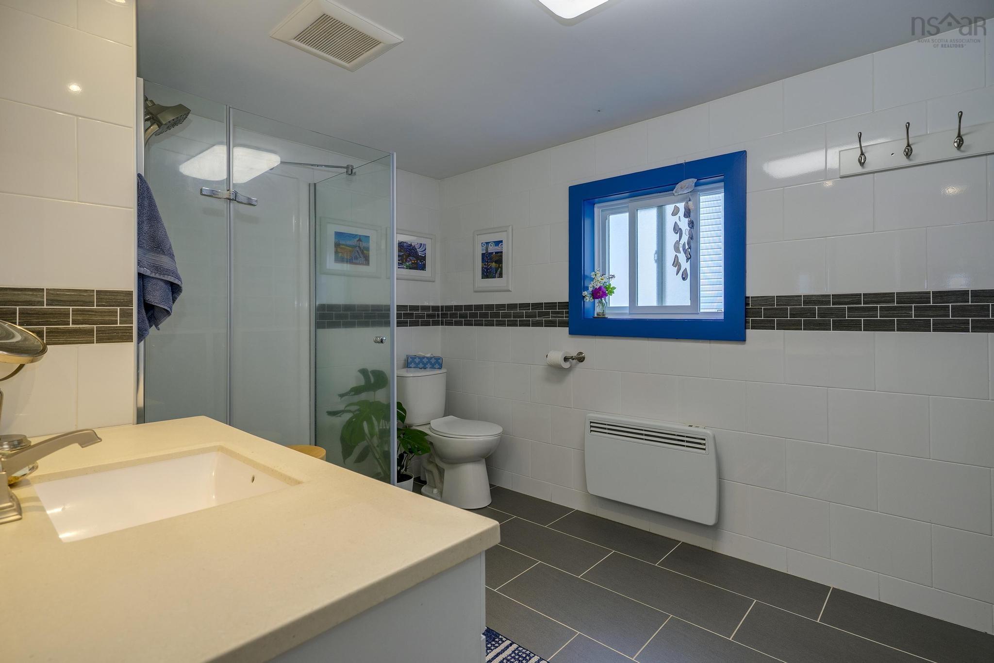 $679,900.00: 608 Granville Road, Victoria Beach