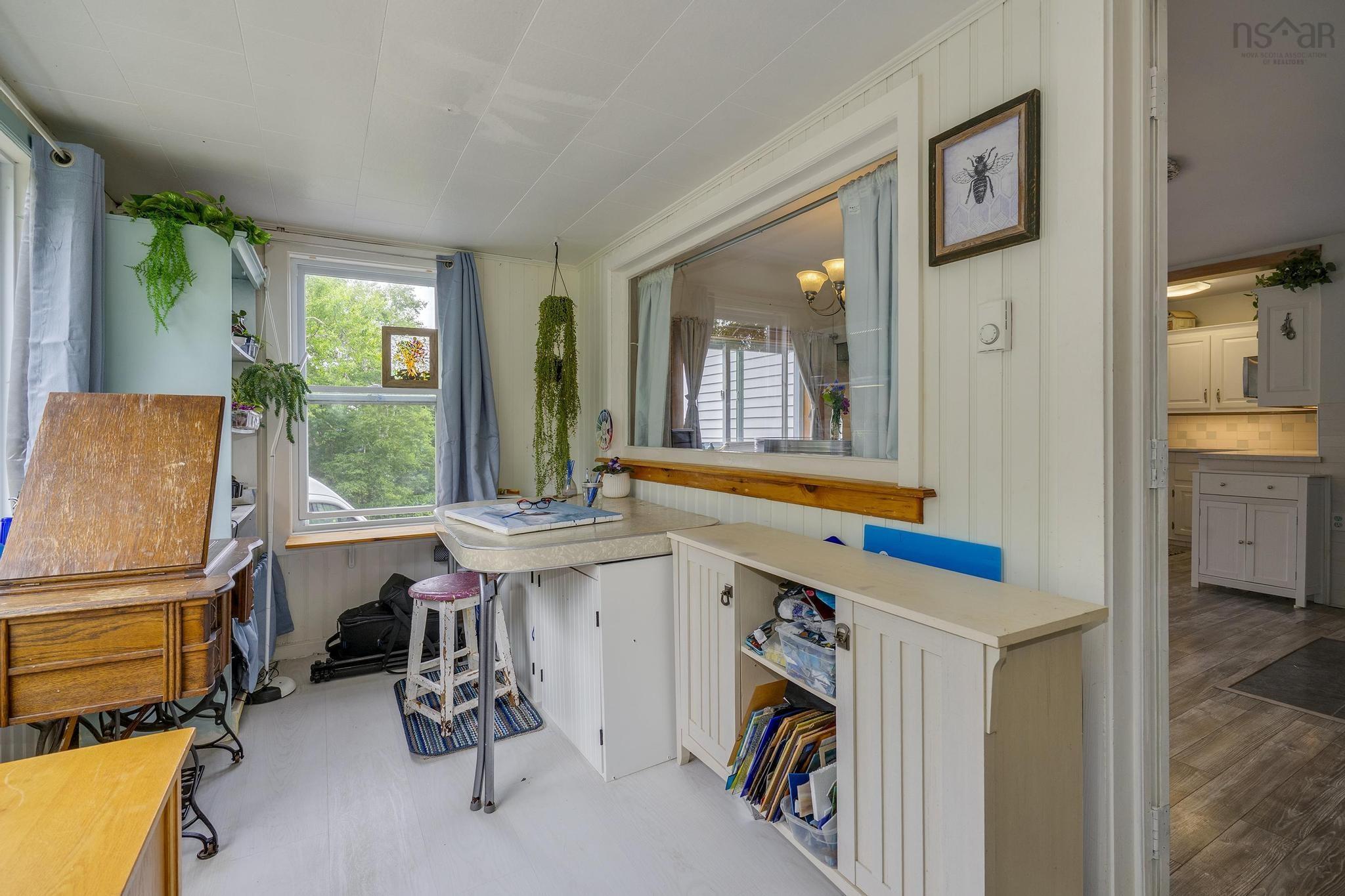 $679,900.00: 608 Granville Road, Victoria Beach