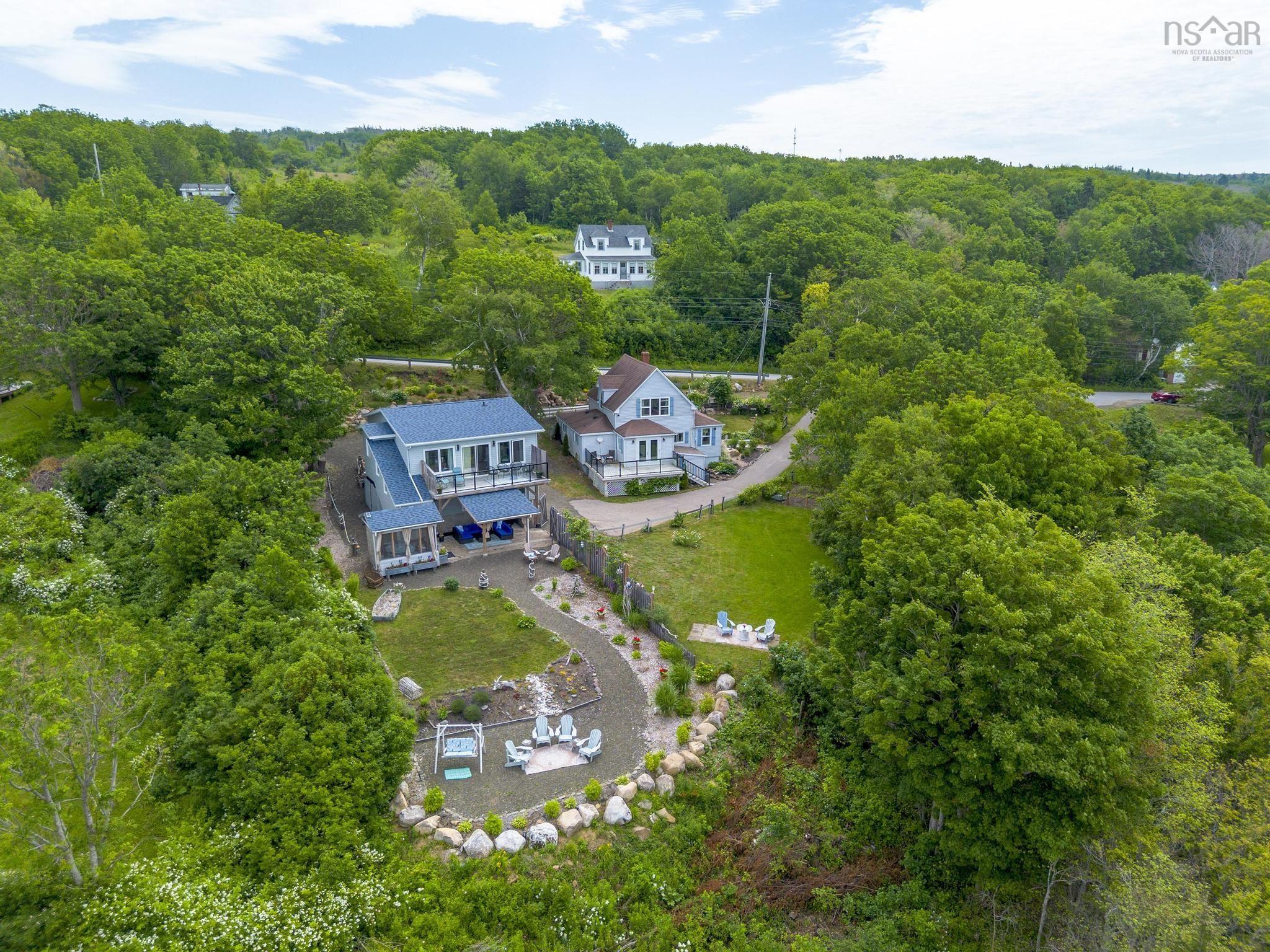 $679,900.00: 608 Granville Road, Victoria Beach