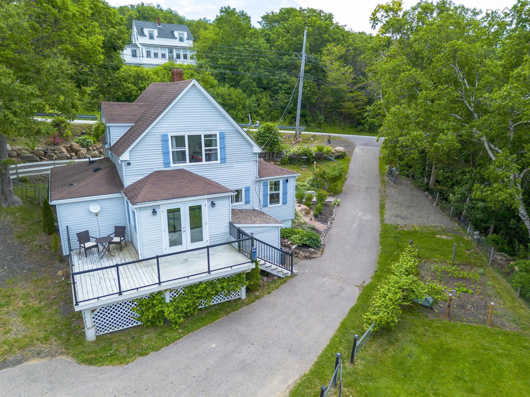 $679,900.00: 608 Granville Road, Victoria Beach