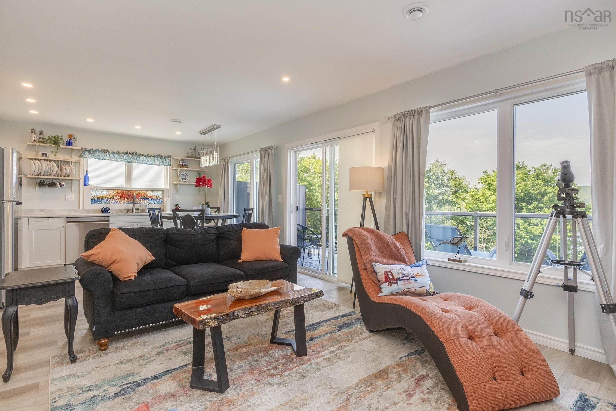 $679,900.00: 608 Granville Road, Victoria Beach