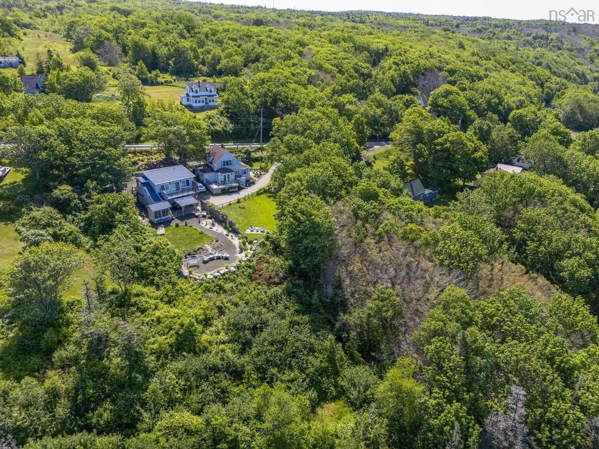 $679,900.00: 608 Granville Road, Victoria Beach