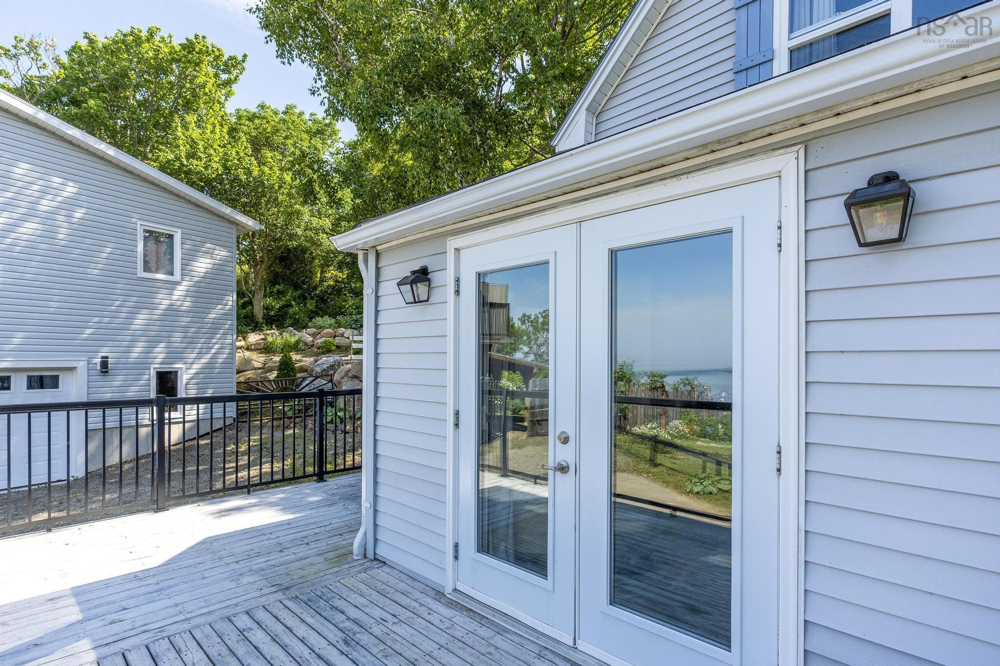 $679,900.00: 608 Granville Road, Victoria Beach