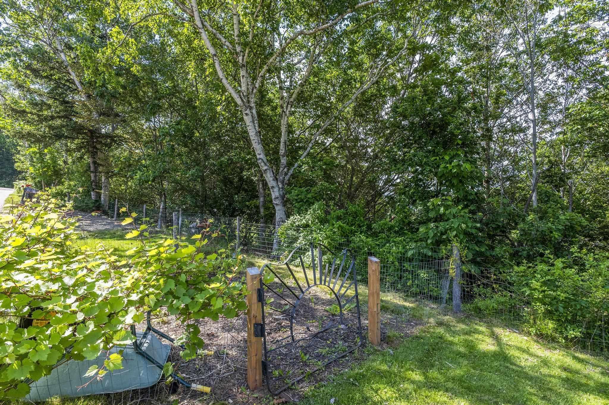 $679,900.00: 608 Granville Road, Victoria Beach