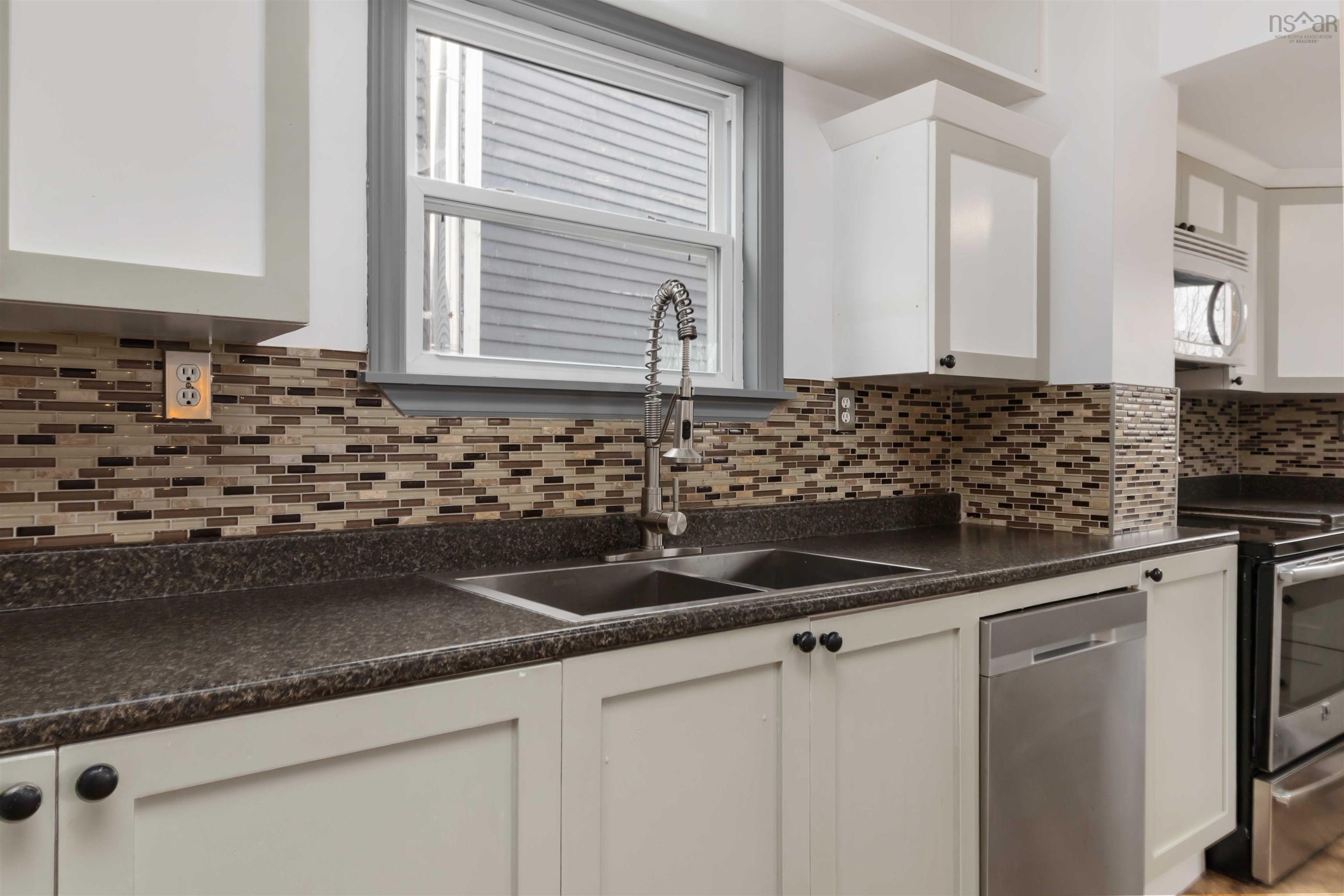 22 Rodney Road, Dartmouth, NS (MLS 202600701)