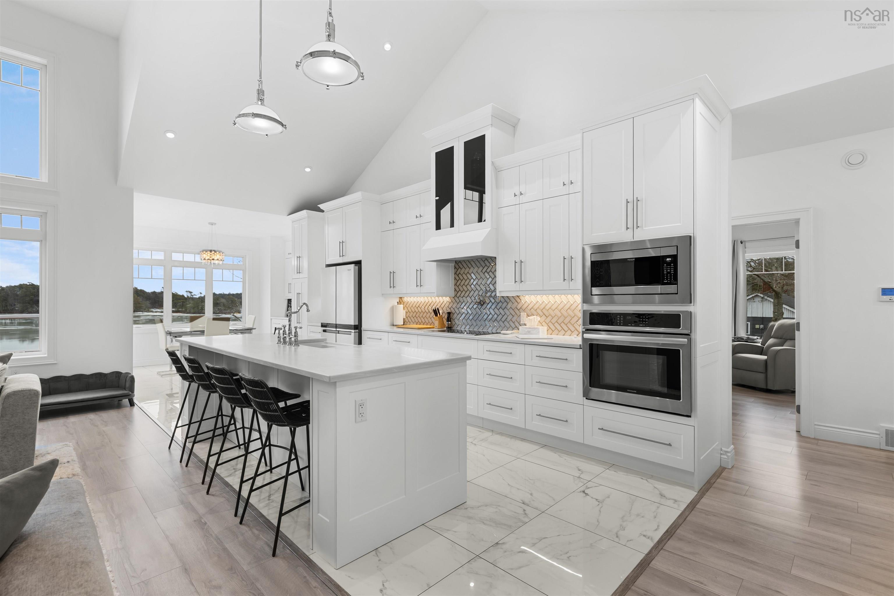 $1,680,000.00: 3224 203 Highway, Middle Ohio