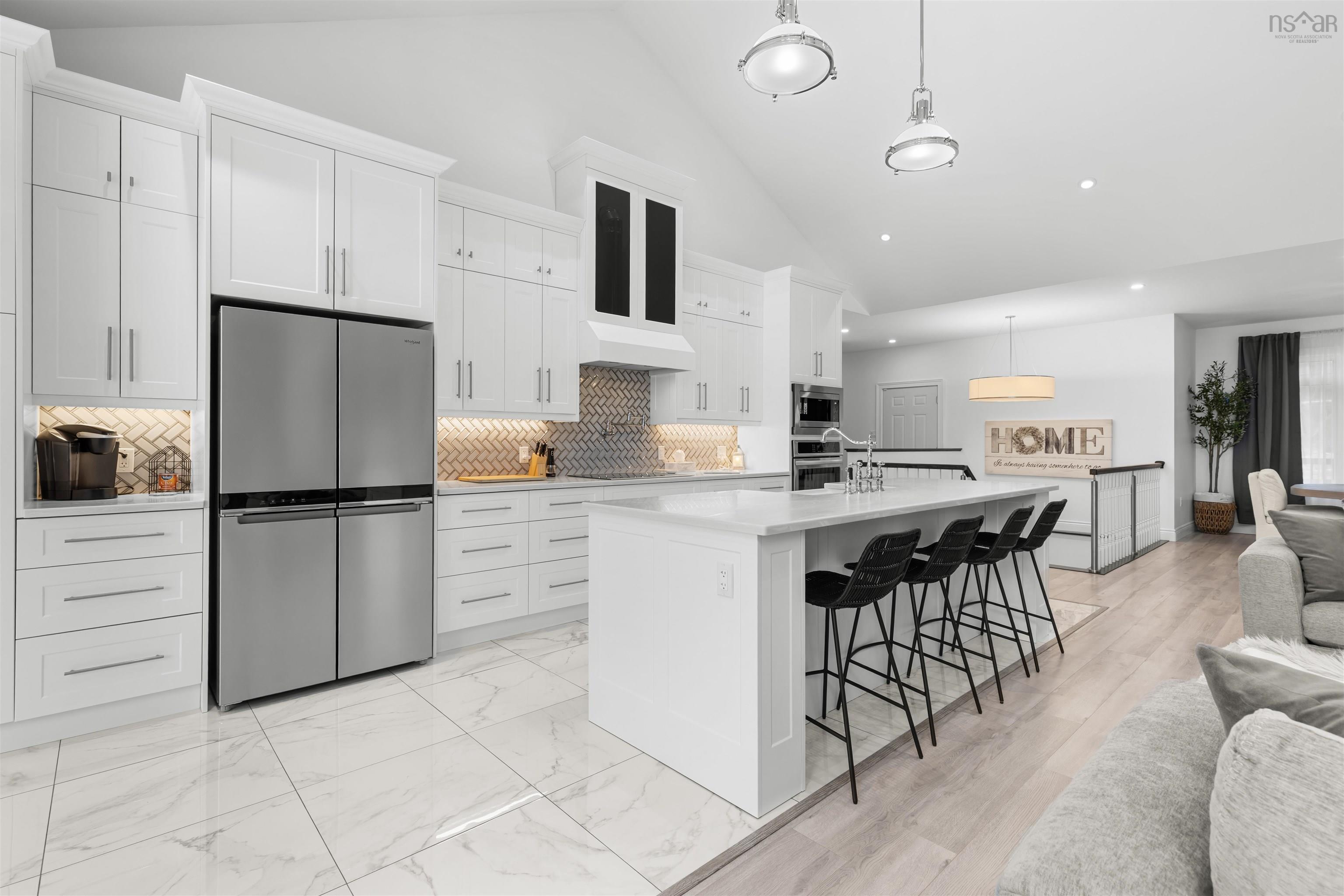 $1,680,000.00: 3224 203 Highway, Middle Ohio