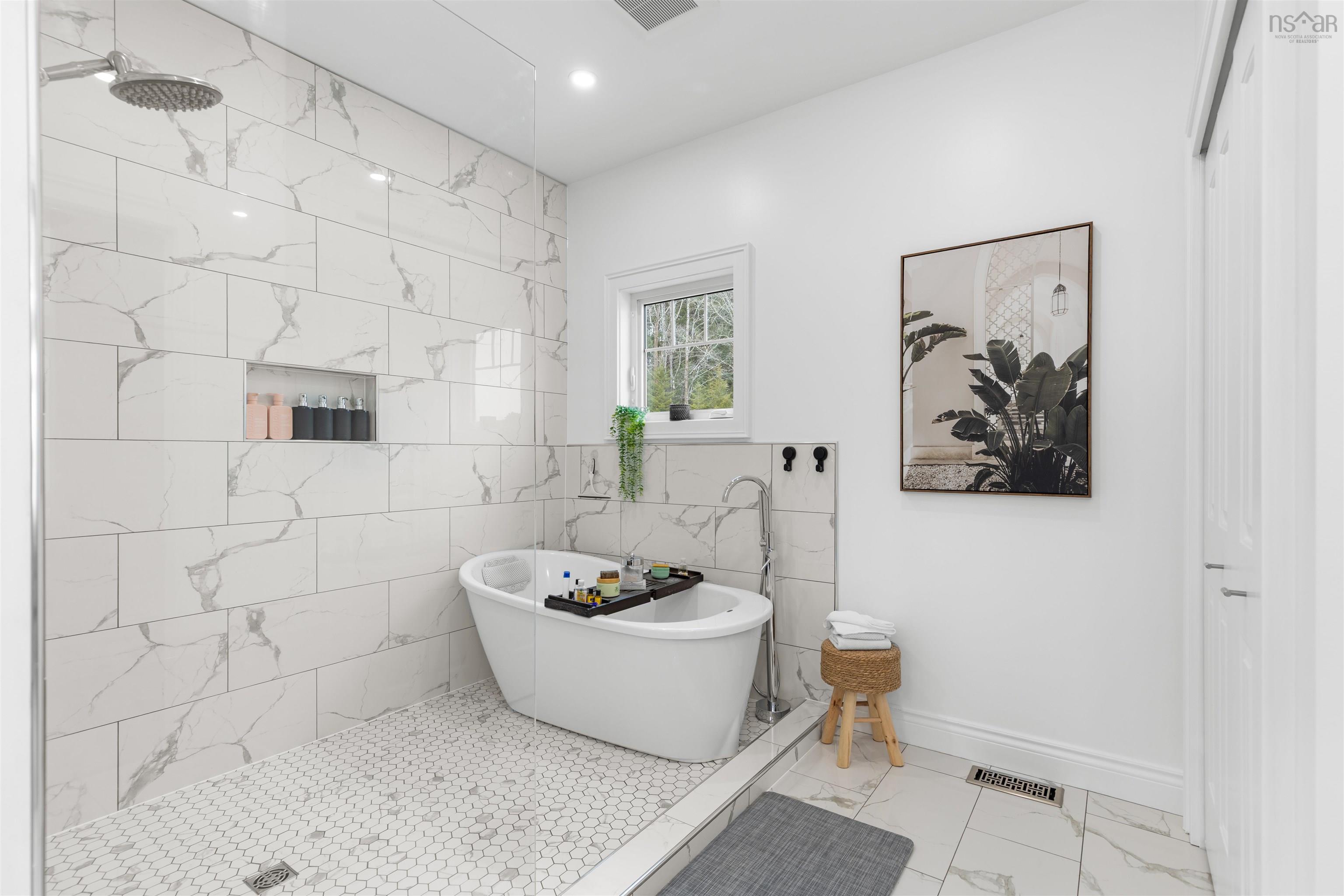 $1,680,000.00: 3224 203 Highway, Middle Ohio