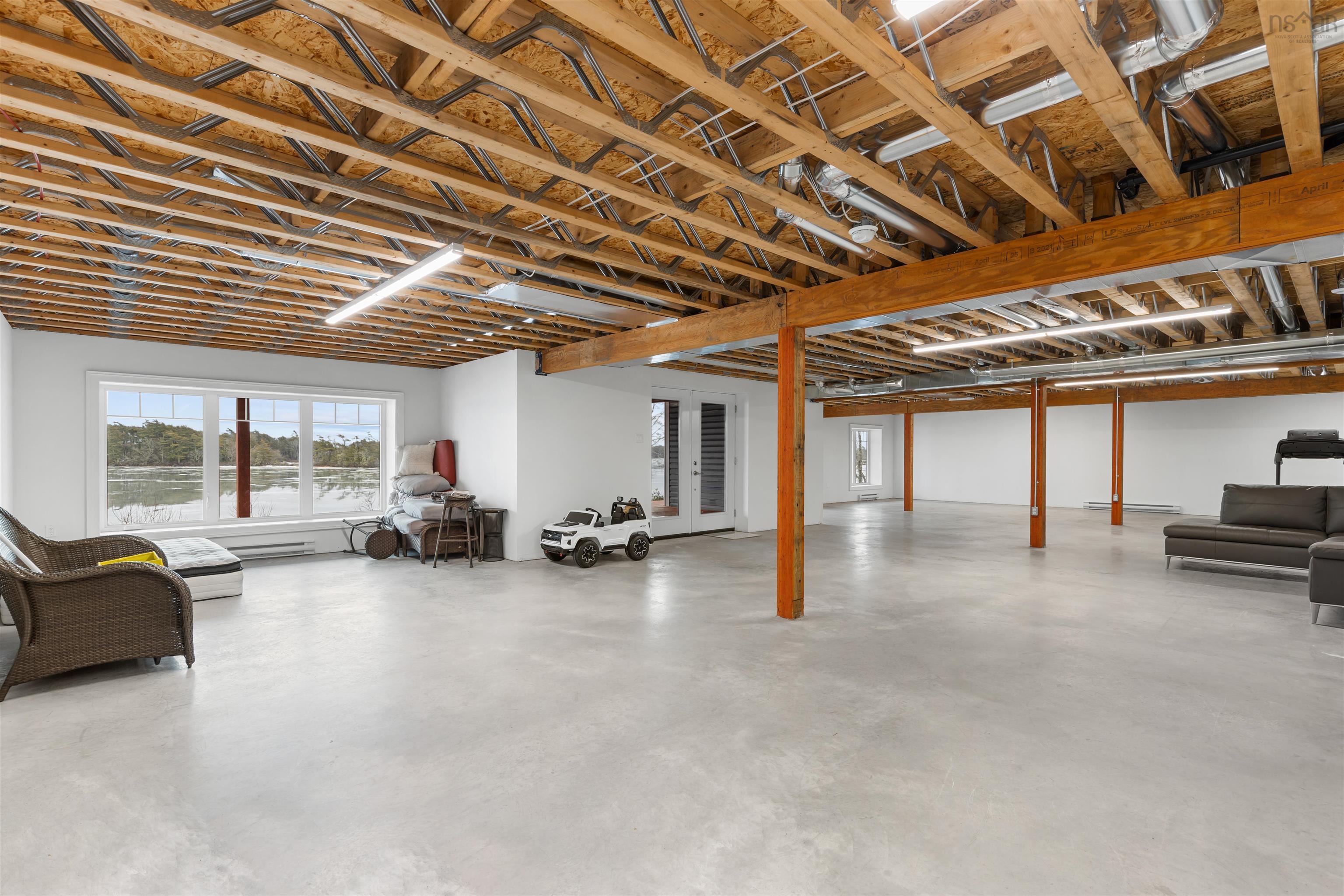 $1,680,000.00: 3224 203 Highway, Middle Ohio