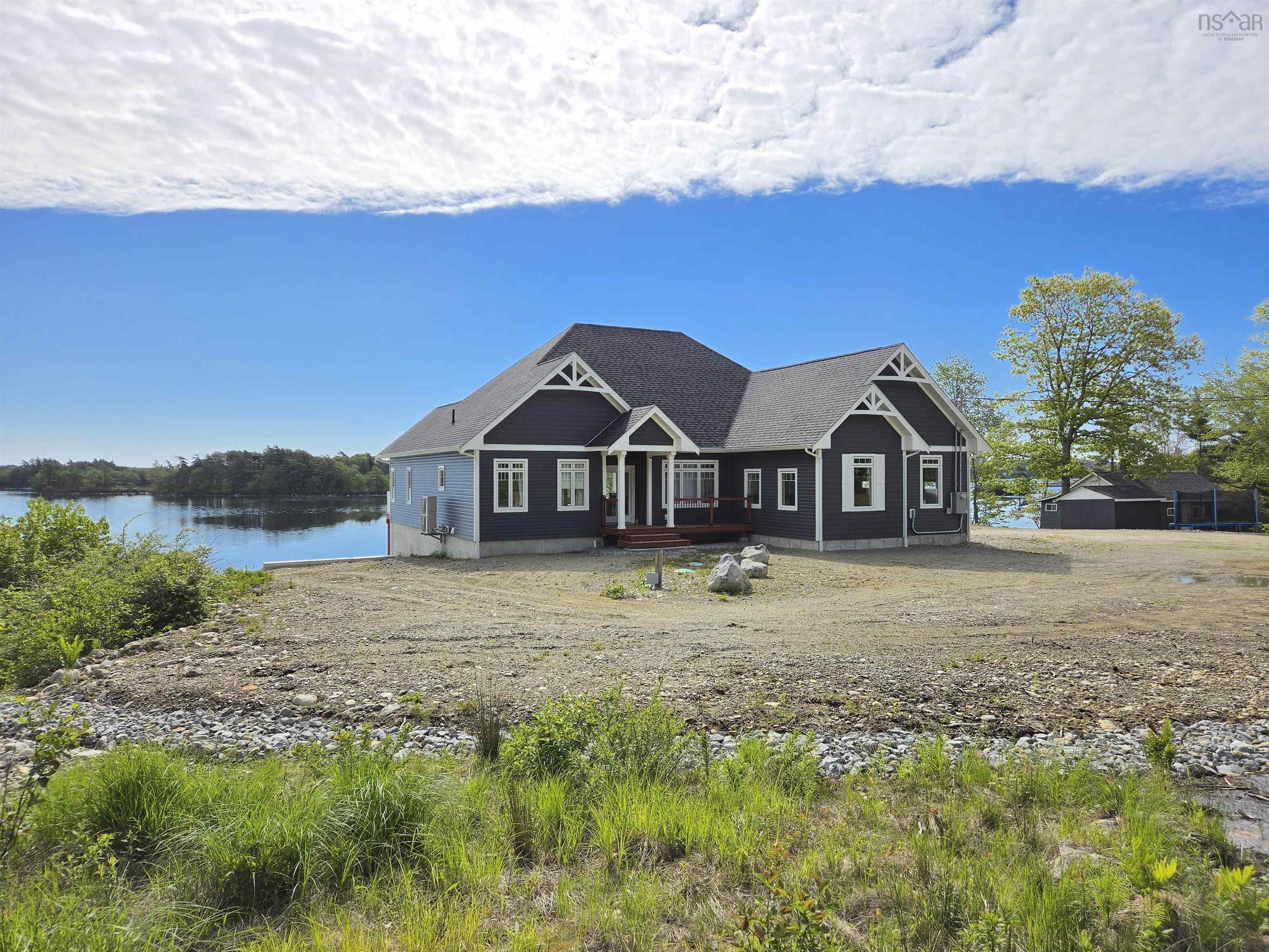 $1,680,000.00: 3224 203 Highway, Middle Ohio