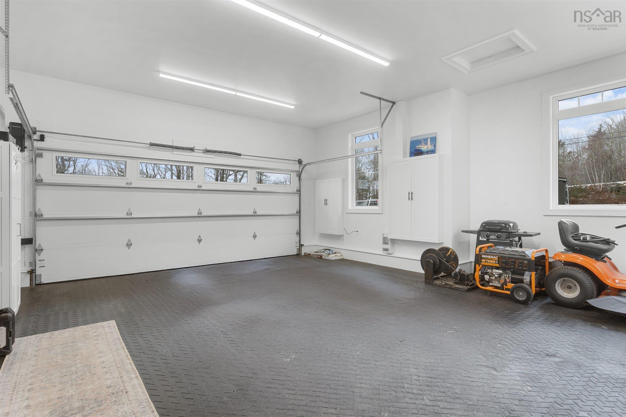 $1,680,000.00: 3224 203 Highway, Middle Ohio