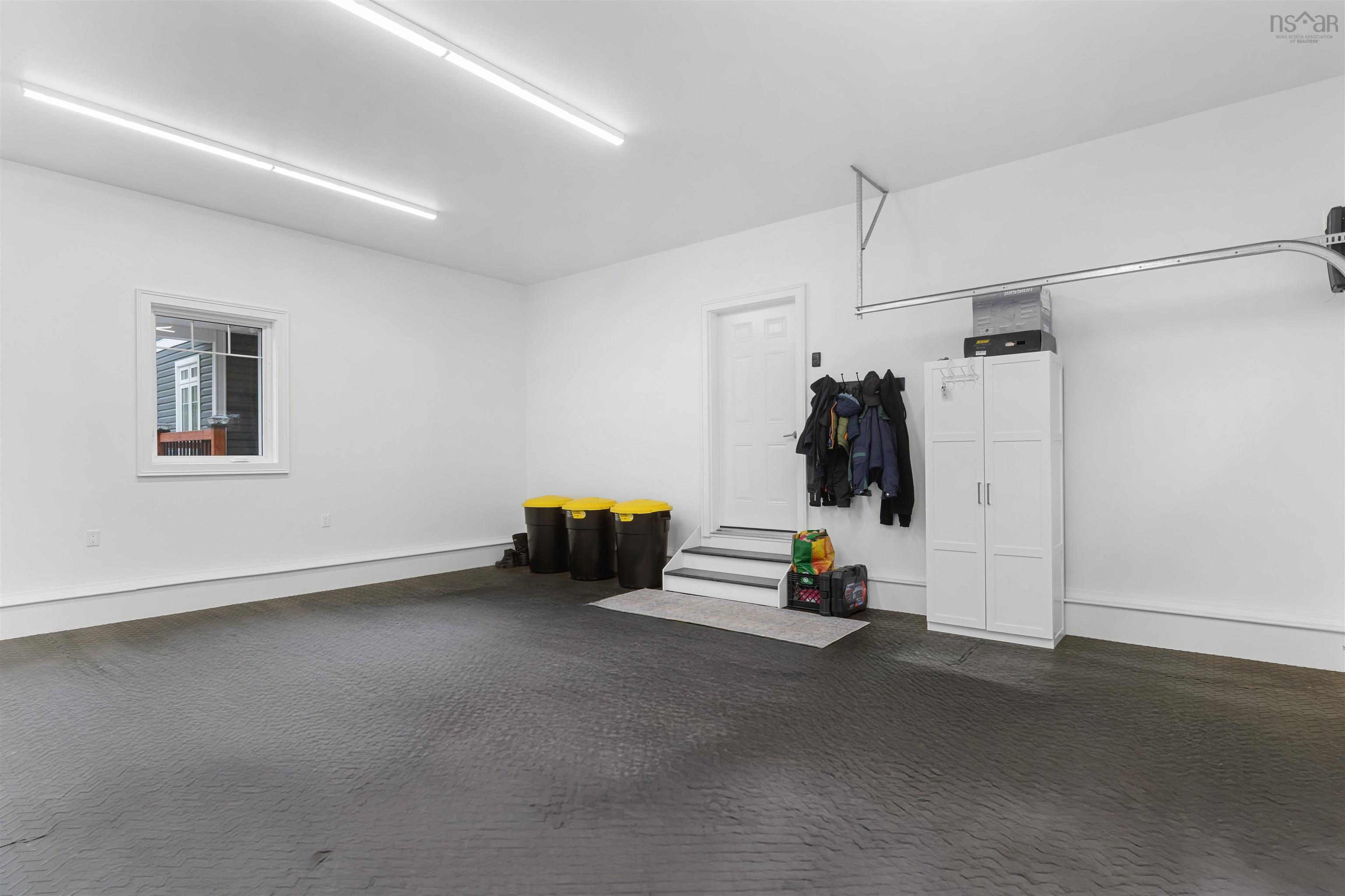 $1,680,000.00: 3224 203 Highway, Middle Ohio