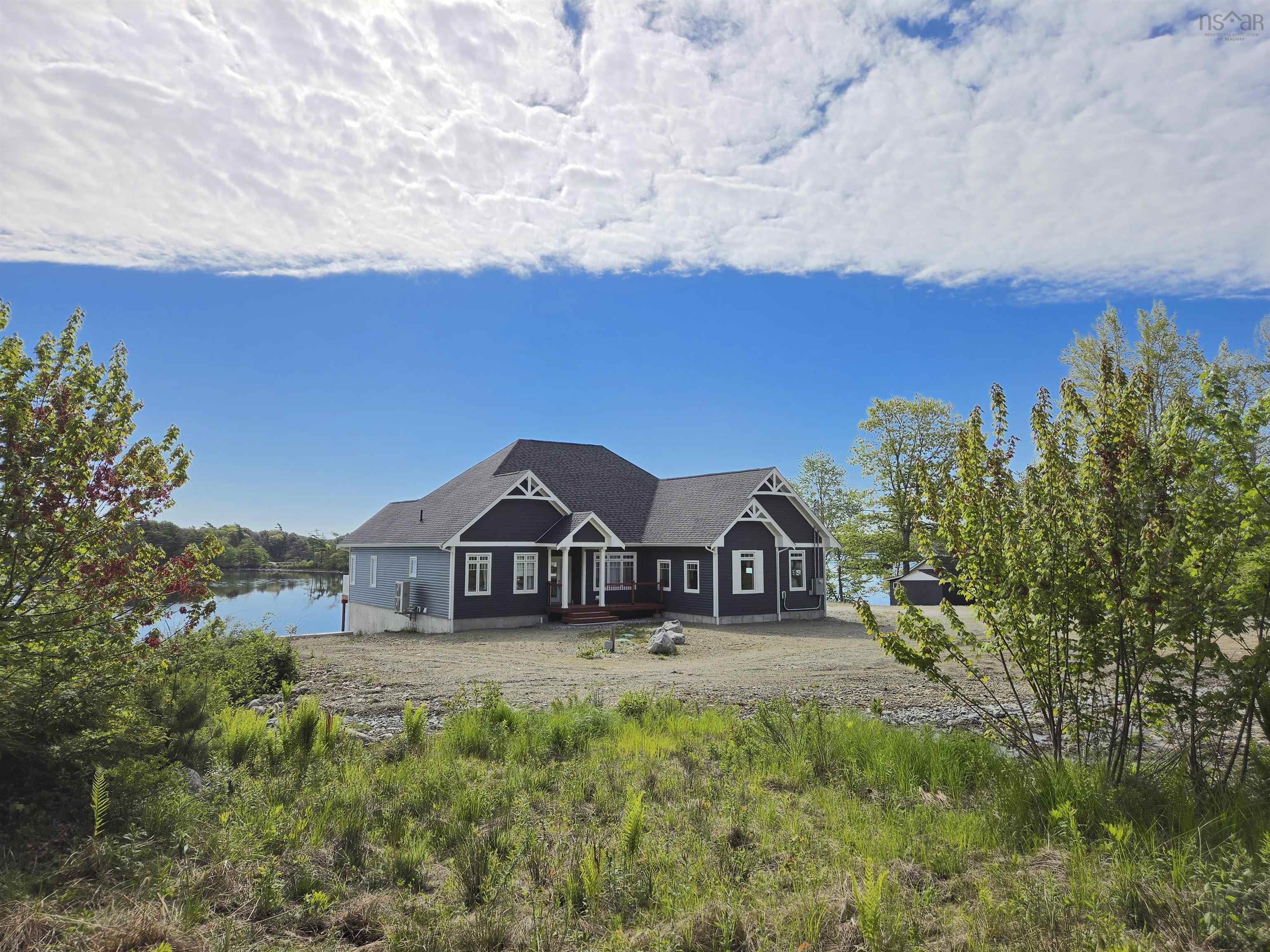 $1,680,000.00: 3224 203 Highway, Middle Ohio