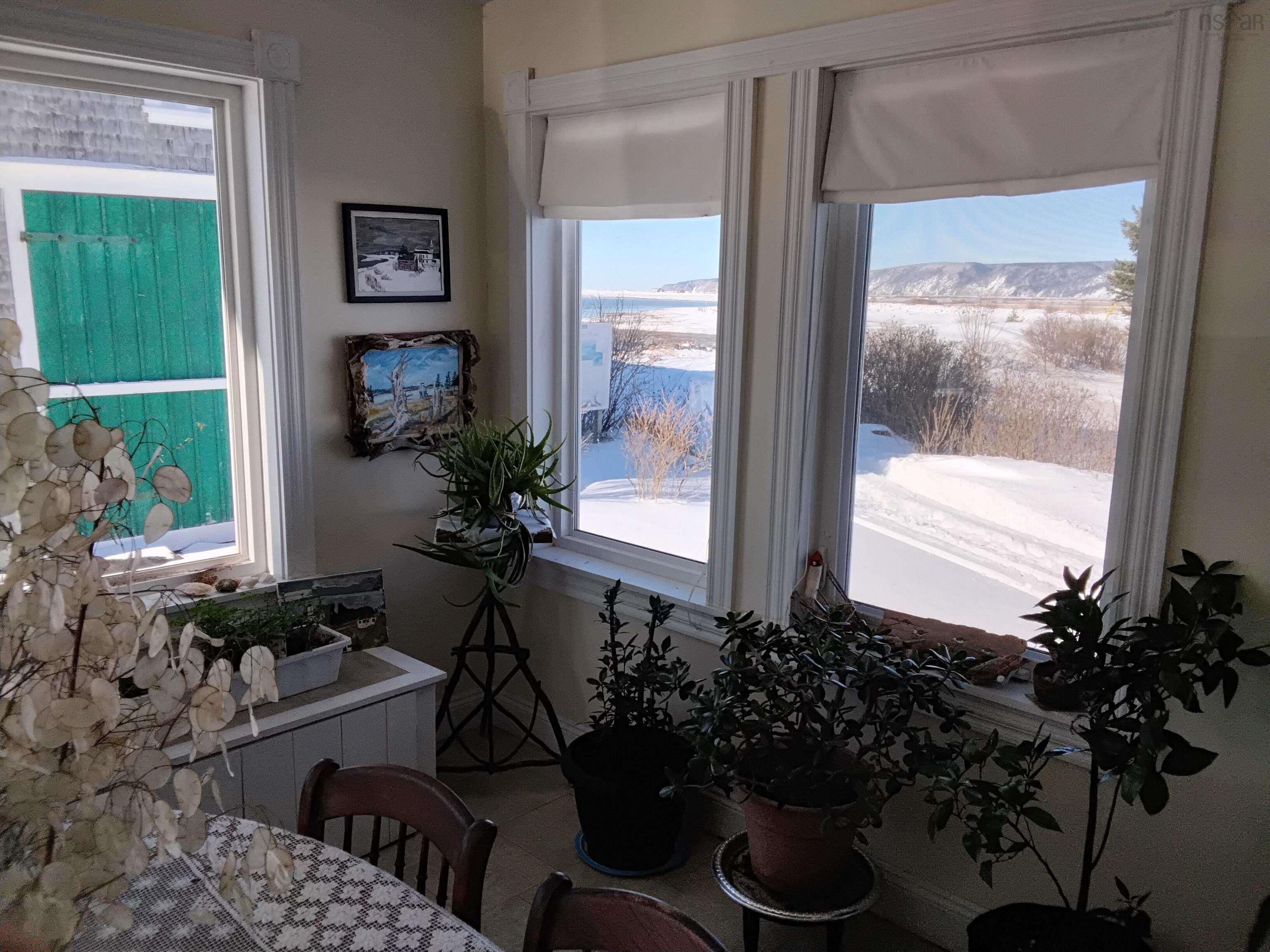 $349,000.00: 3702 209 Highway, Advocate Harbour