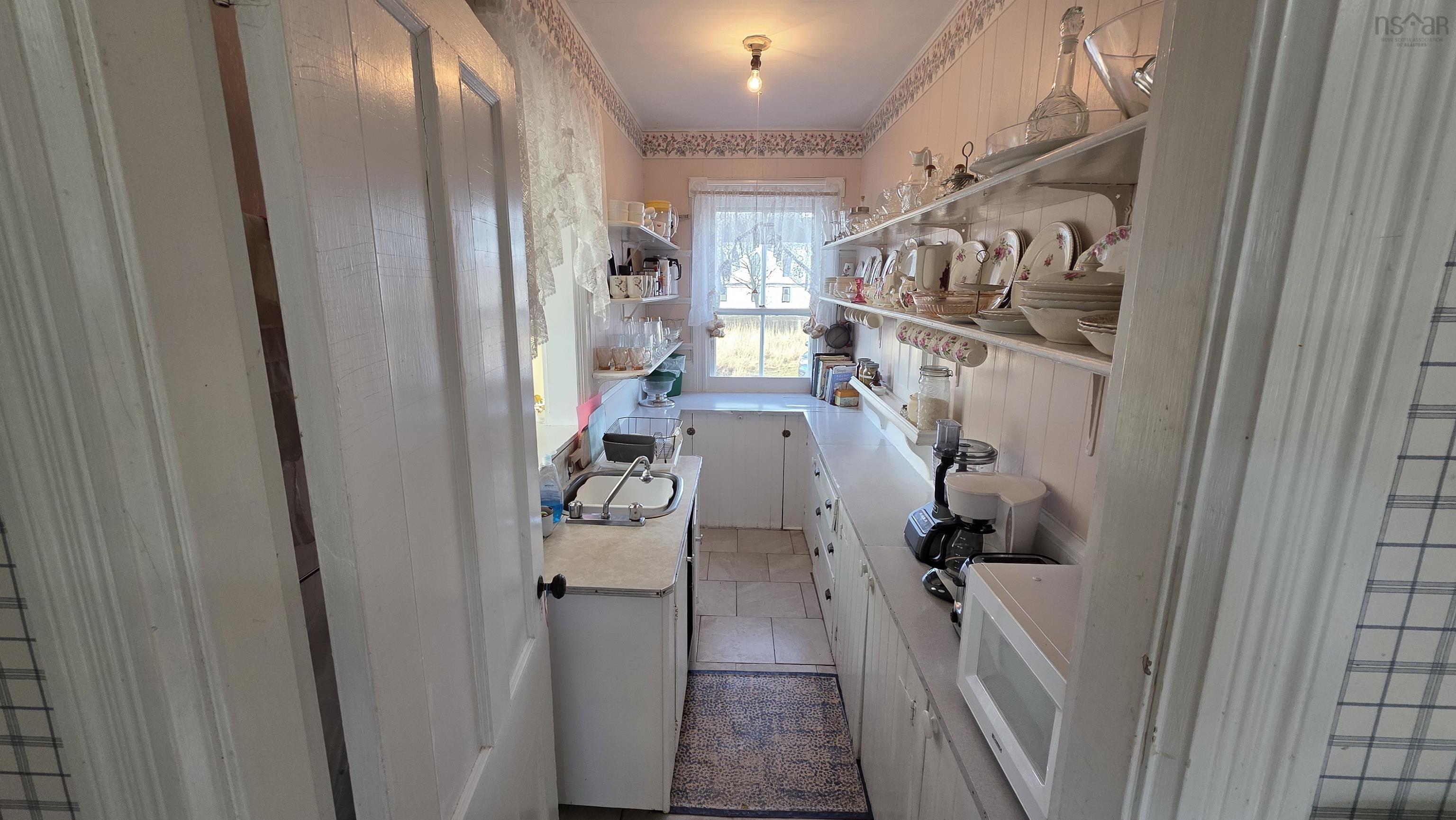 $349,000.00: 3702 209 Highway, Advocate Harbour